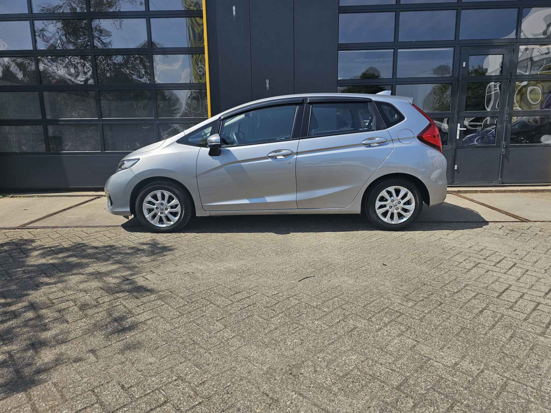 Honda Jazz 1.3 i-VTEC 102pk AUT Comfort | Navigatie | Lm velgen | Climat Control | Cruise | Trekhaak | incl. Bovag rijklaarpakket met 12 maanden garantie | - 3/40