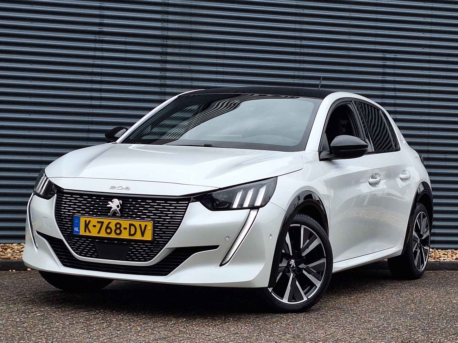 Peugeot 208 1.2 PureTech GT-Line | Automaat | Lederen Bekleding | Stoelverwarming | Zwart Dak | Navigatie | Camera | Wat een Gave Uitvoering !! - 53/54