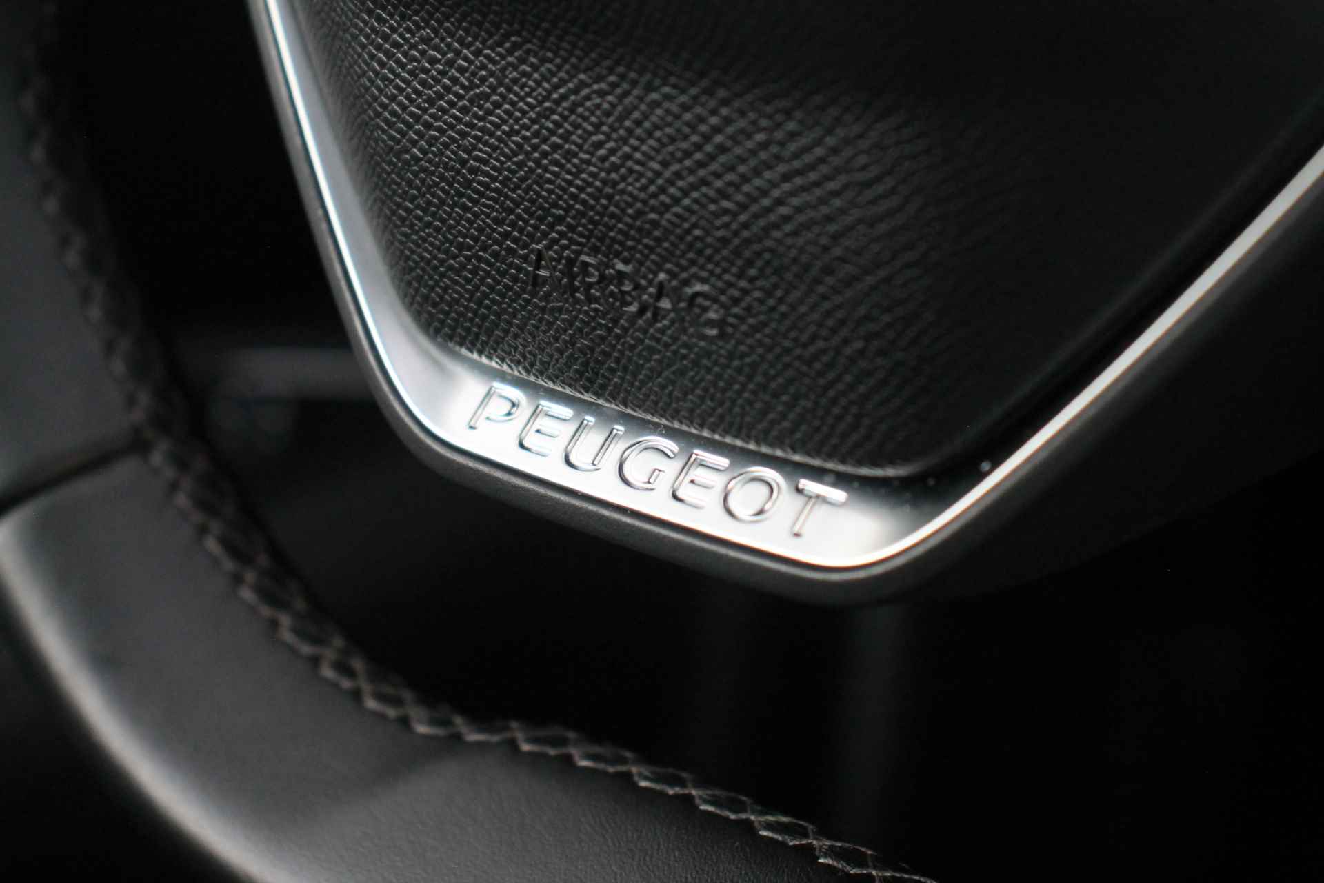 Peugeot 3008 1.6 HYbrid 225pk Allure | NAVI | CLIMA | CAMERA | DODEHOEK | KEYLESS ENTRY | PDC V+A | - 28/29