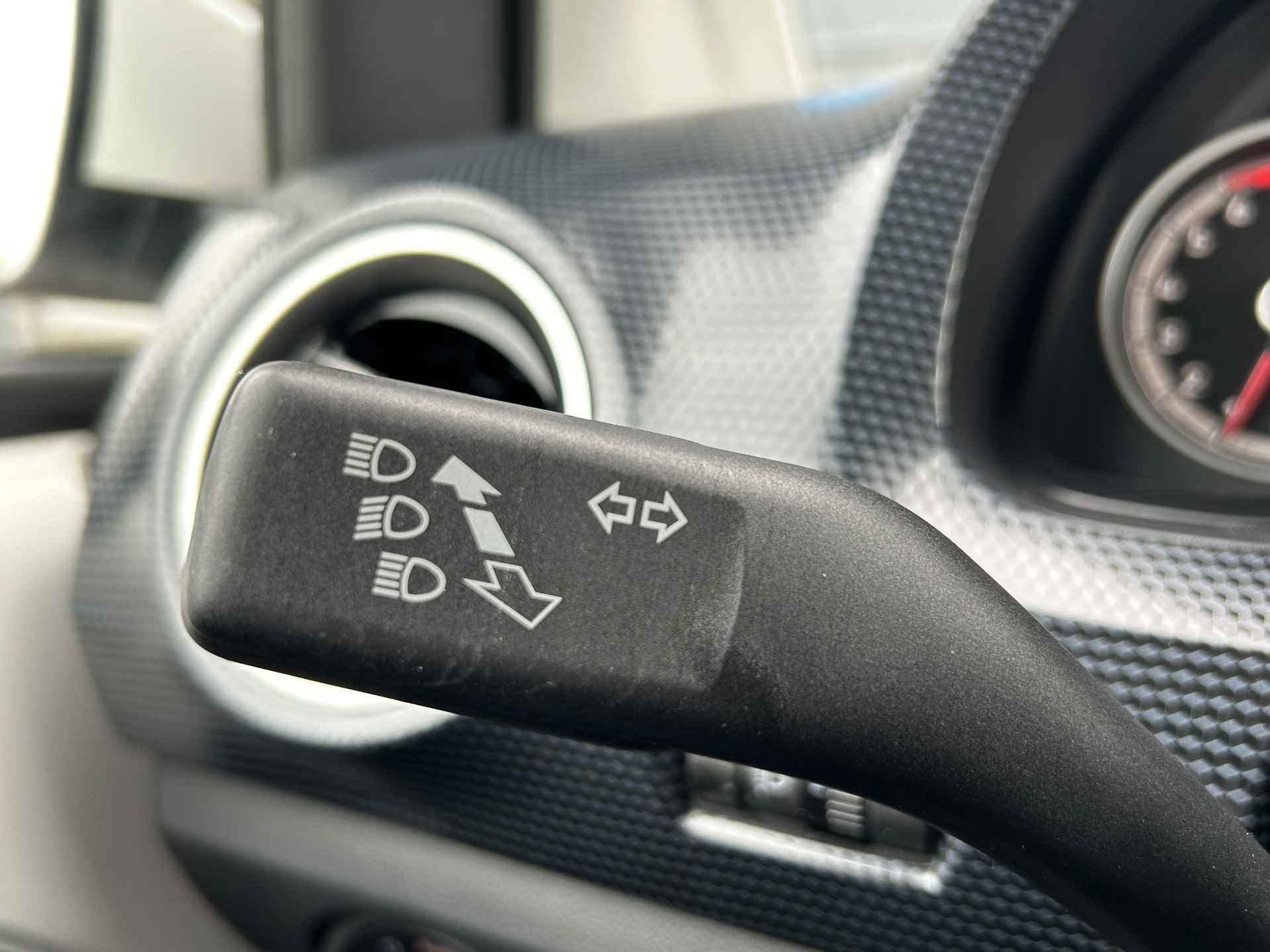 Volkswagen up! 1.0 60 pk BMT move up! | Airco | Dab | Buitenspiegels elektrisch verstel- en verwarmbaar | | Airco | Dab | Buitenspiegels elektrisch verstel- en verwarmbaar | - 19/27
