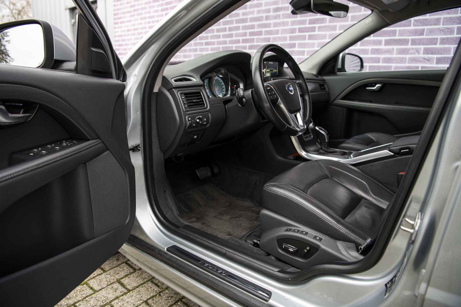 Volvo V70 2.0 T4 Polar+ | Navi | Leder | Trekhaak | Standkachel | Park Asisst | SK-Dak | Stoelverw. | DEALER ONDERHOUDEN | - 18/35