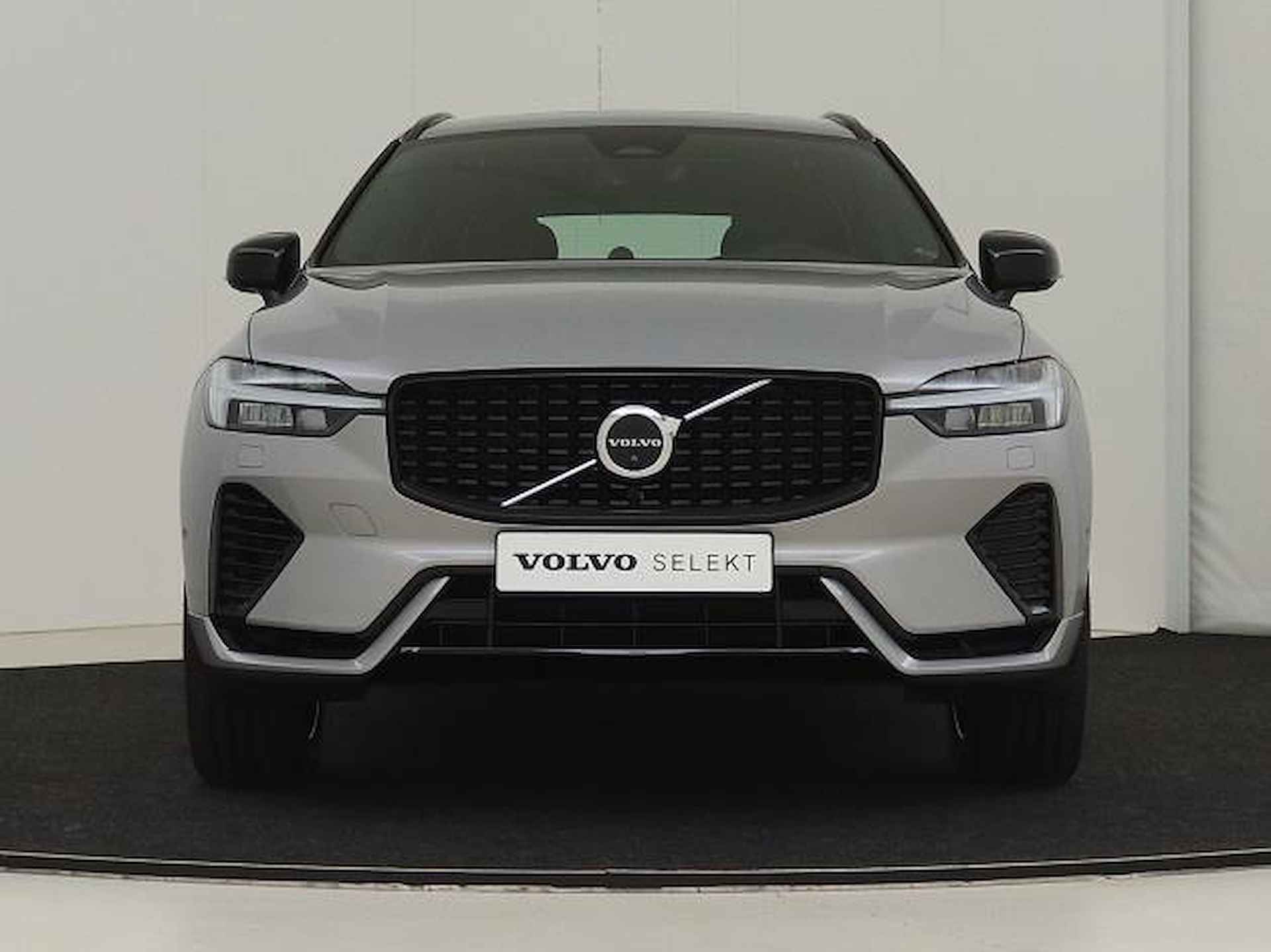 Volvo XC60 T6 350PK AWD Ultimate Dark | Luchtvering | B&W Audio | 360º view | Trekhaak | HUD - 8/15