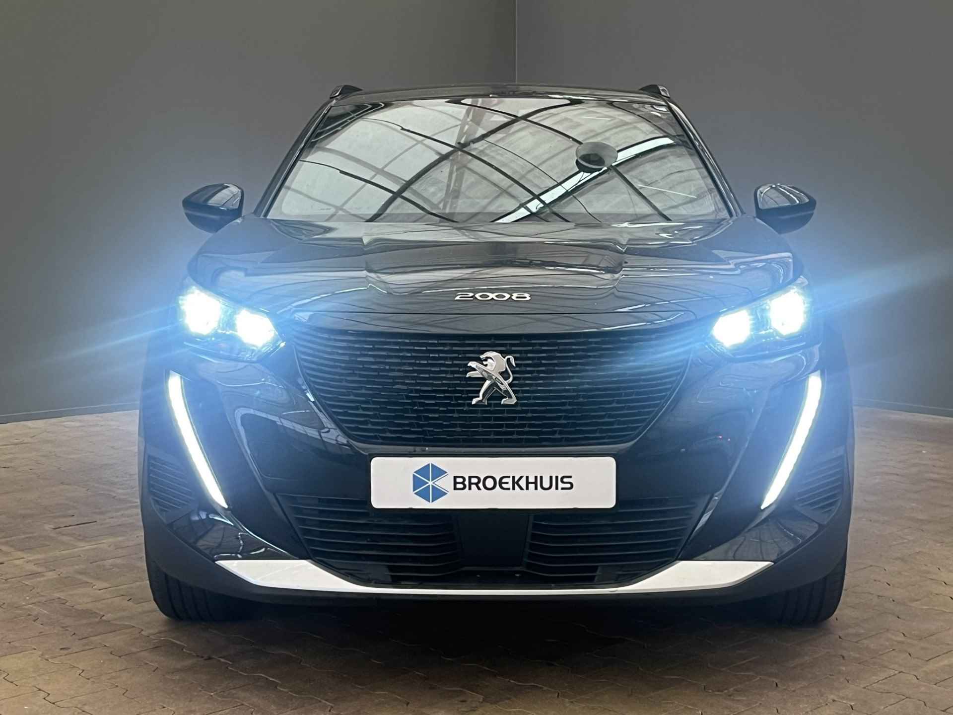 Peugeot e-2008 Allure Pack | Achteruitrijcamera | Parkeerhulp | Keyless start | Climate controle | 3D Digitaal instrumentenpaneel | 17'' Lichtmetalen velgen | - 4/34