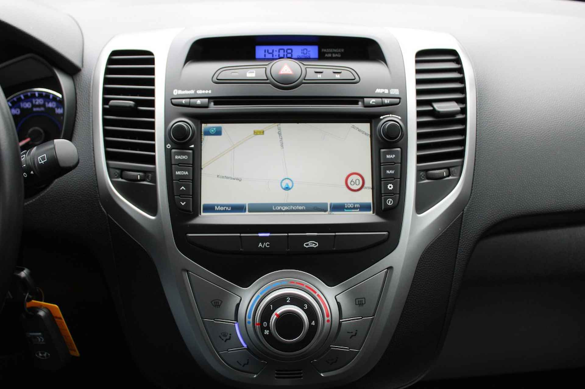 HYUNDAI Ix20 1.4i 90pk Go! Airco/Bluetooth/Navigatie - 7/30