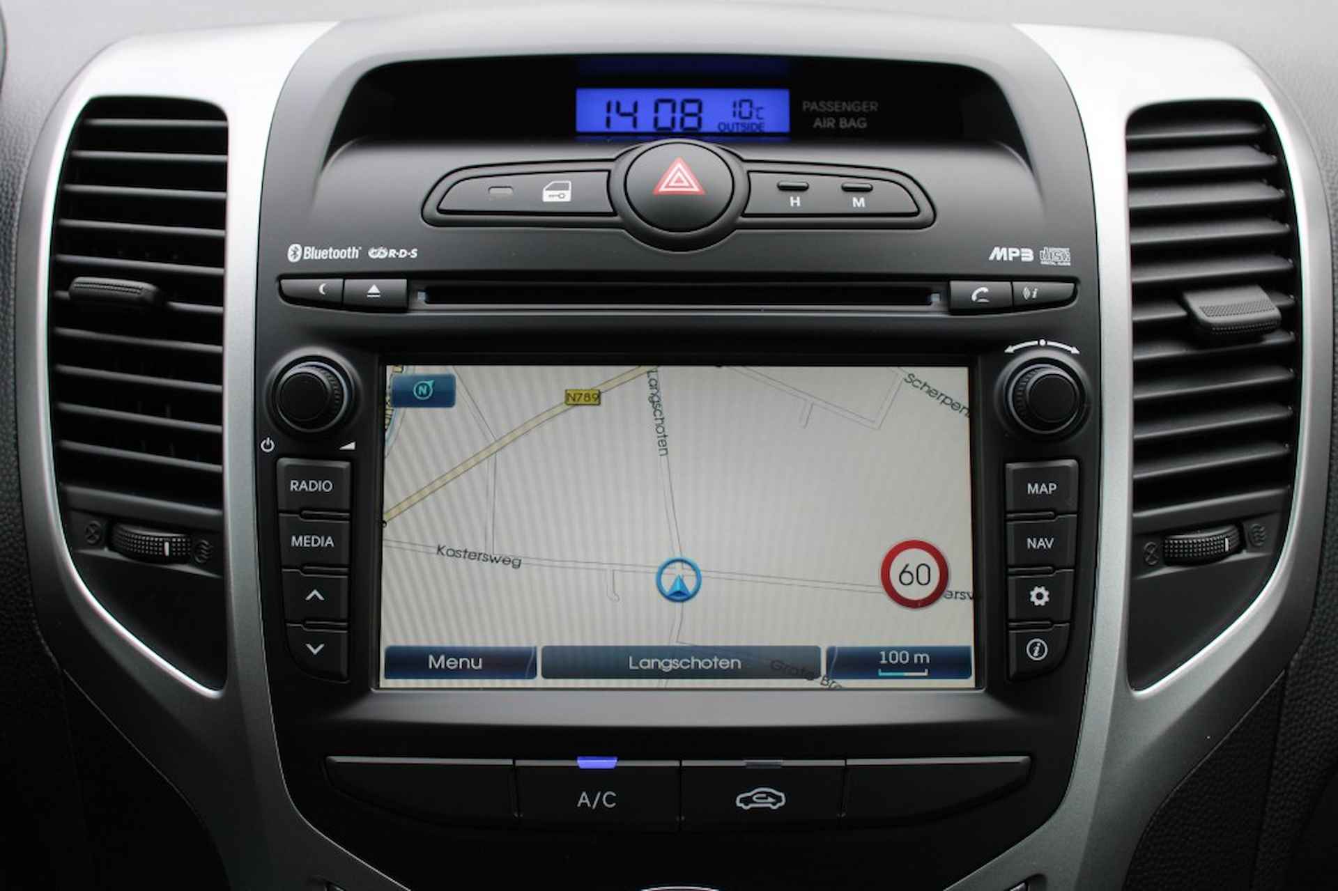 HYUNDAI Ix20 1.4i 90pk Go! Airco/Bluetooth/Navigatie - 8/30