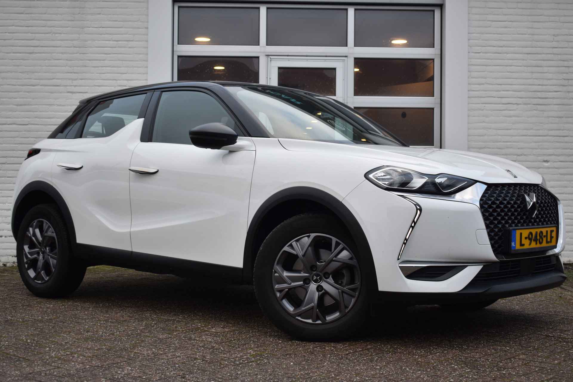 DS DS 3 Crossback PureTech 130 EAT8 Business | Automaat | Stoelverwarming | Airco | Navigatie | Apple Carplay | - 4/25