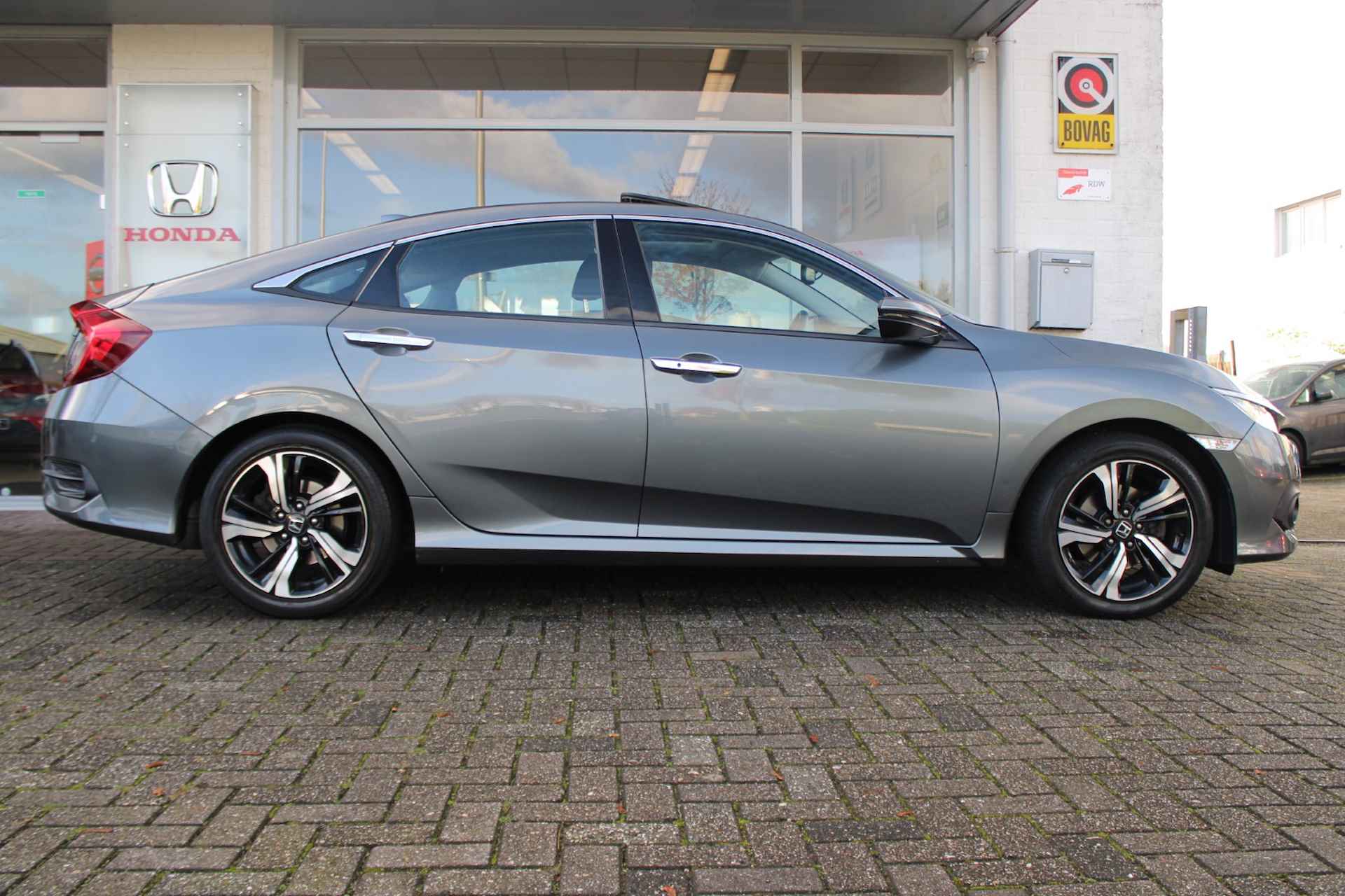 Honda Civic 1.5 i-VTEC 182pk Executive AUT LEDER SCHUIFDAK CAMERA NAP 1E EIG STOELVERW. PDC CRUISE - 3/35