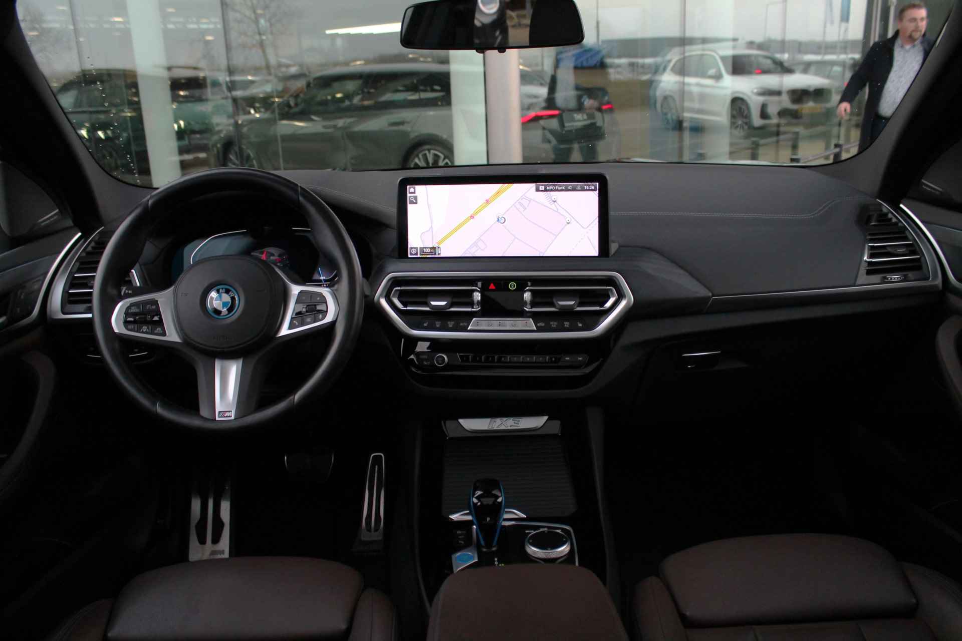 BMW iX3 High Executive / Sportstoelen / Stoelverwarming / M Adaptief onderstel / Live Cockpit Professional / Harman Kardon / Head-Up / Parking Assistant Plus - 11/63