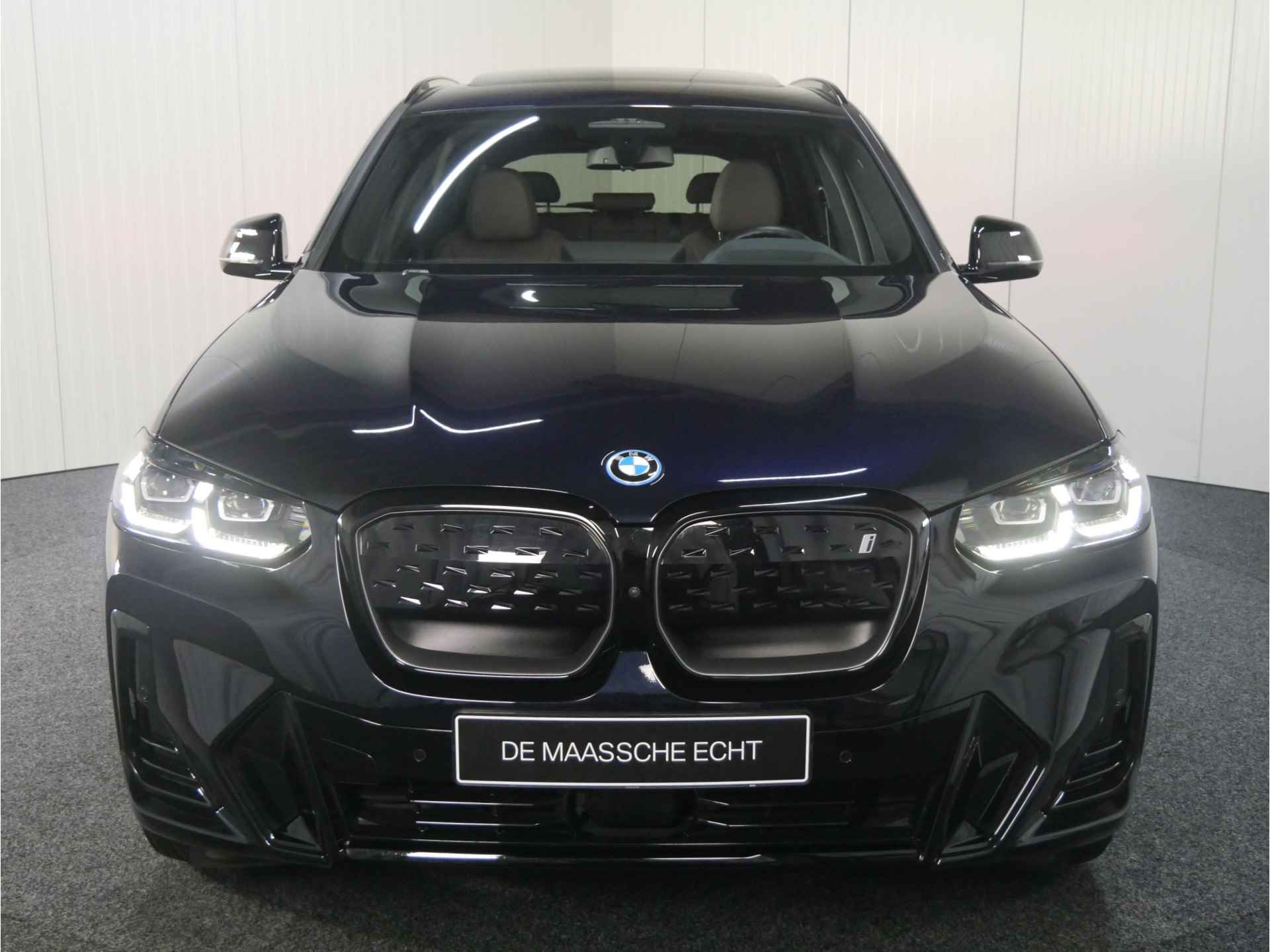 BMW iX3 High Executive / Sportstoelen / Stoelverwarming / M Adaptief onderstel / Live Cockpit Professional / Harman Kardon / Head-Up / Parking Assistant Plus - 45/63