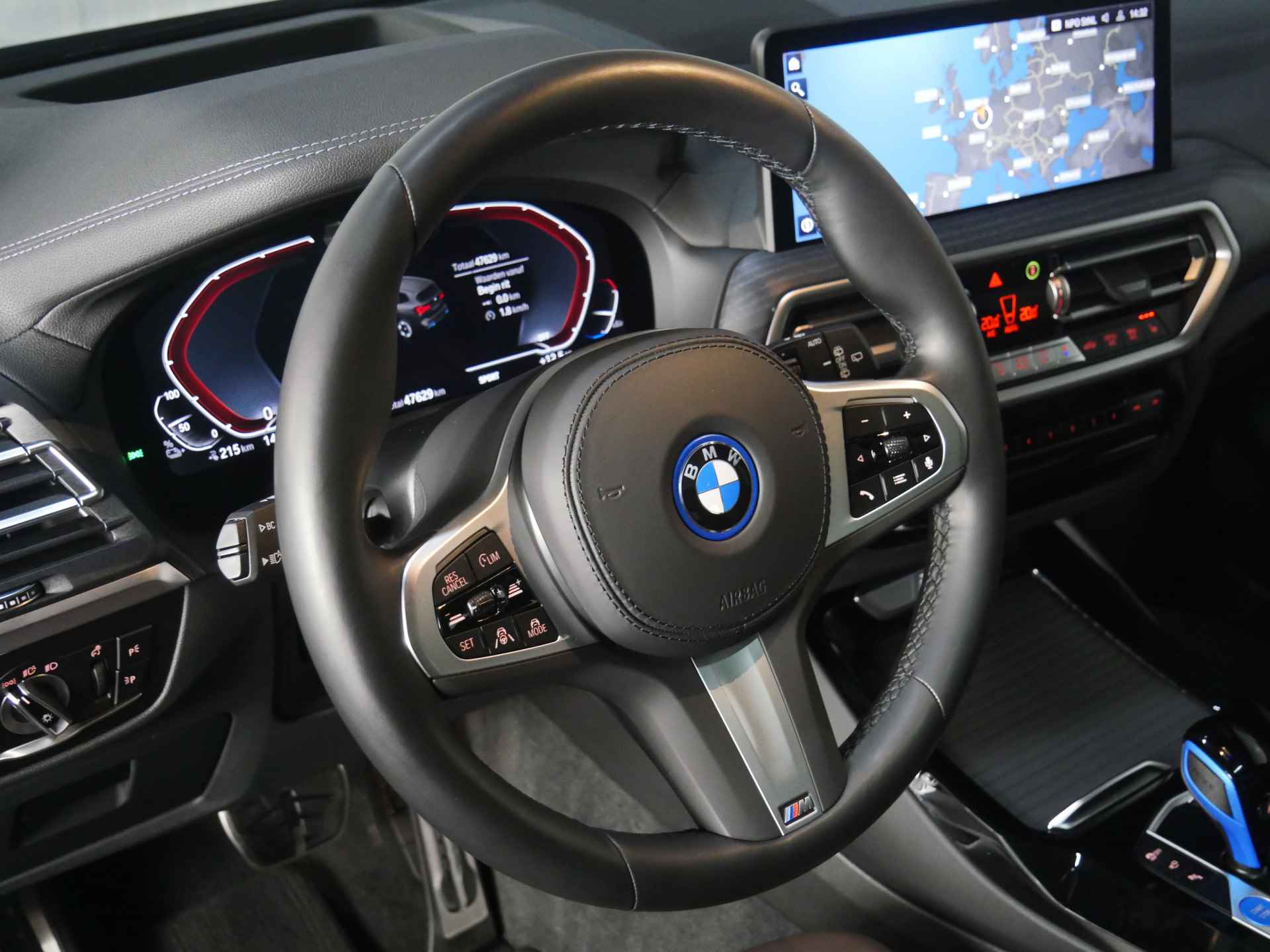 BMW iX3 High Executive / Sportstoelen / Stoelverwarming / M Adaptief onderstel / Live Cockpit Professional / Harman Kardon / Head-Up / Parking Assistant Plus - 50/63