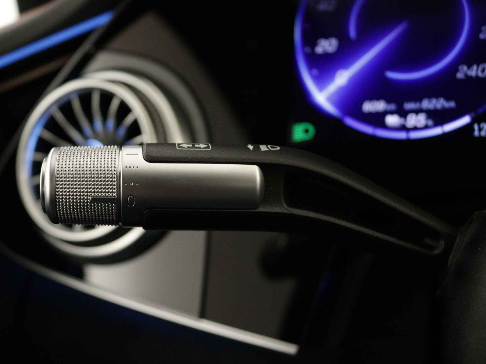 Mercedes-Benz EQS 580 4MATIC AMG Line 108 kWh | Achterasbesturing tot 10° | Garagedeuropener | Premium Plus pakket | Akoestiekcomfortpakket | MBUX augmented reality voor navigatie | Nightpakket | Rijassistentiepakket plus | - 7/37