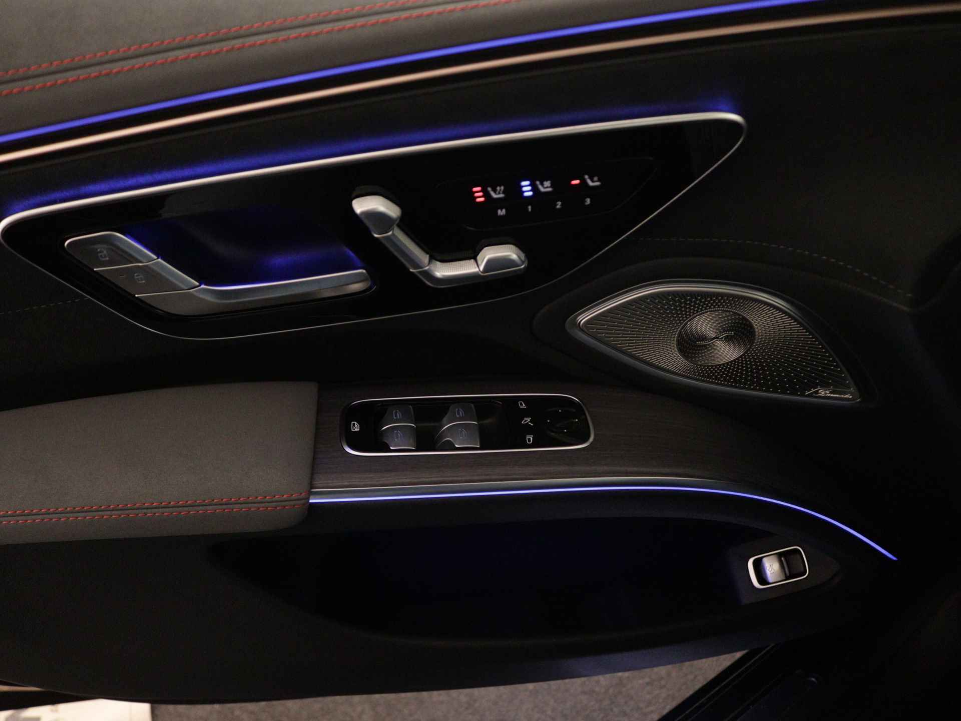 Mercedes-Benz EQS 580 4MATIC AMG Line 108 kWh | Achterasbesturing tot 10° | Garagedeuropener | Premium Plus pakket | Akoestiekcomfortpakket | MBUX augmented reality voor navigatie | Nightpakket | Rijassistentiepakket plus | - 28/37