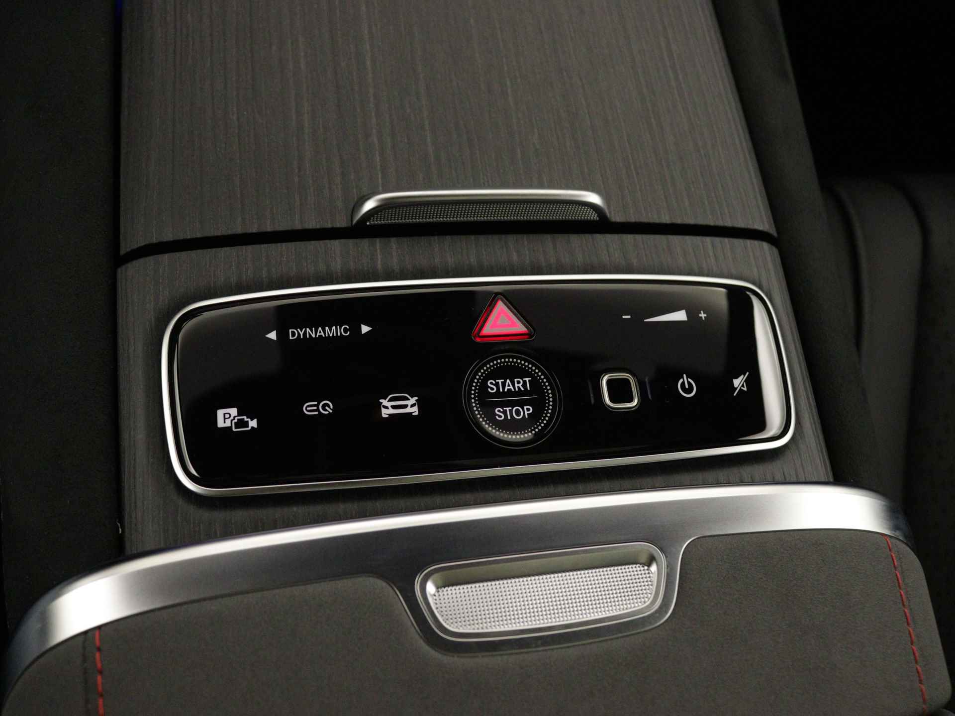 Mercedes-Benz EQS 580 4MATIC AMG Line 108 kWh | Achterasbesturing tot 10° | Garagedeuropener | Premium Plus pakket | Akoestiekcomfortpakket | MBUX augmented reality voor navigatie | Nightpakket | Rijassistentiepakket plus | - 30/37