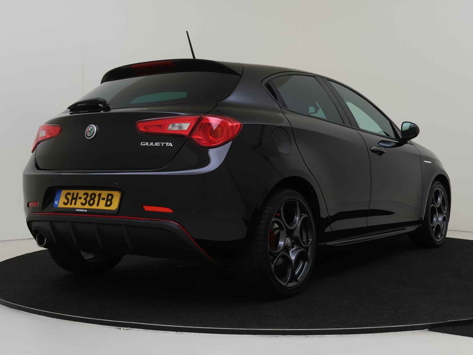 Alfa Romeo Giulietta 1.4 170PK Turbo Super | AUTOMAAT | SPECIAAL UITGEVOERD | FP - 11/36