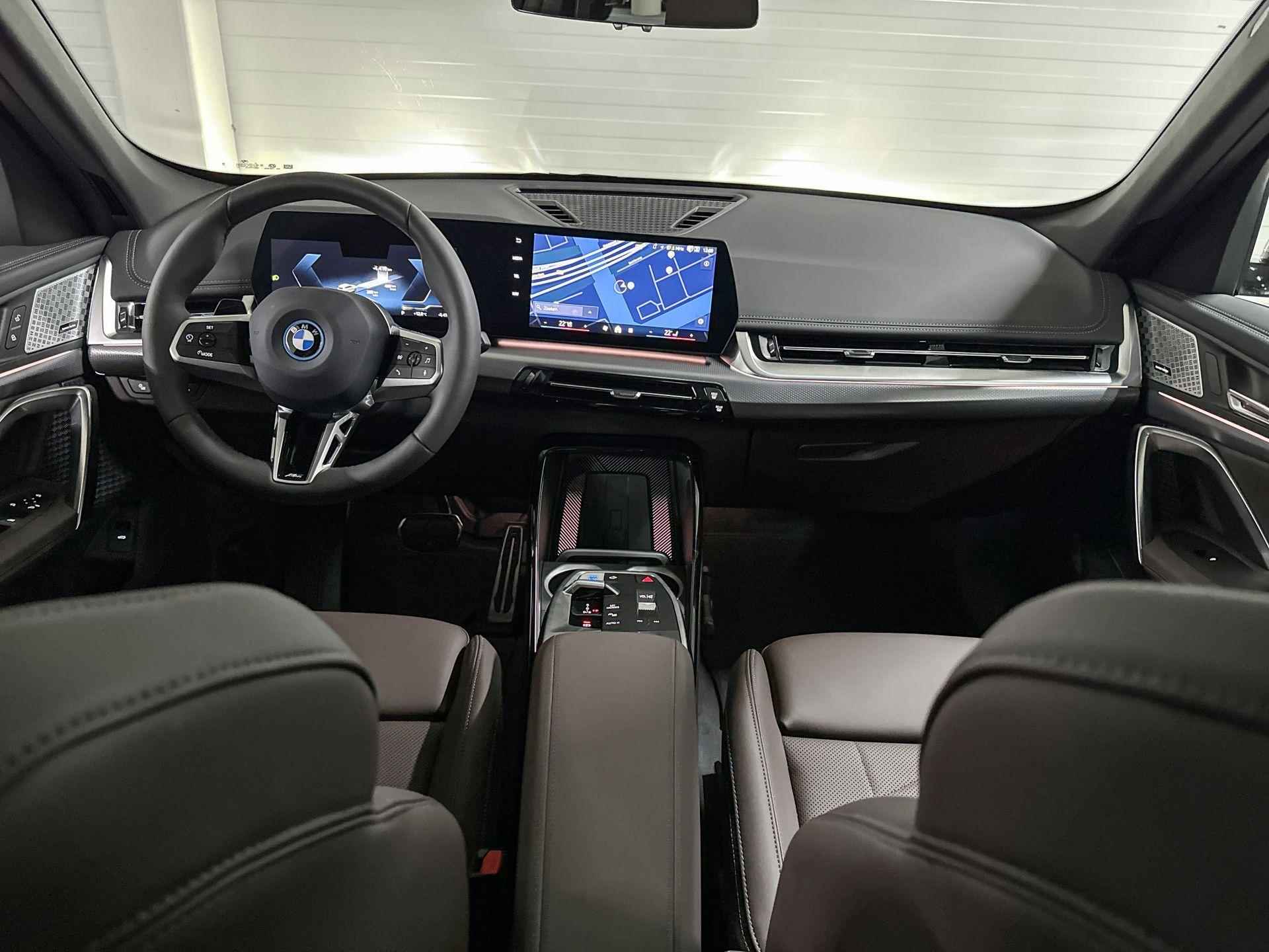 BMW iX1 eDrive20 M-Sport Pro | Premium Pack | Travel Pack | Harman/Kardon | Schuif-/Kanteldak - 16/21