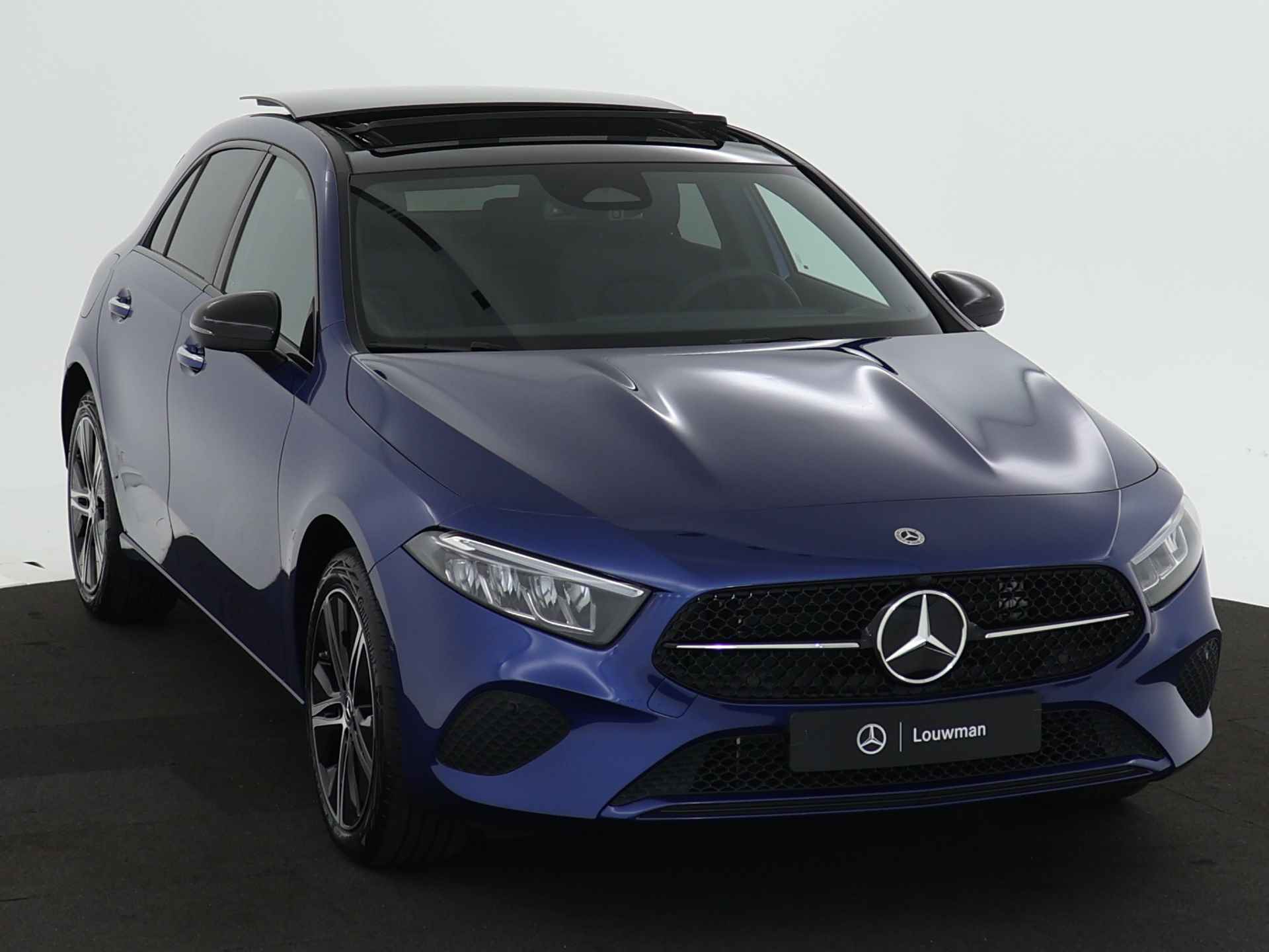 Mercedes-Benz A-Klasse 250 e Star Edition Luxury Line | Nightpakket | Parkeerpakket met achteruitrijcamera | KEYLESS GO | Draadloos oplaadsysteem voor Smartphone | Extra USB-poorten | Dodehoekassistent | 	URBAN GUARD vehicle protection | - 23/39