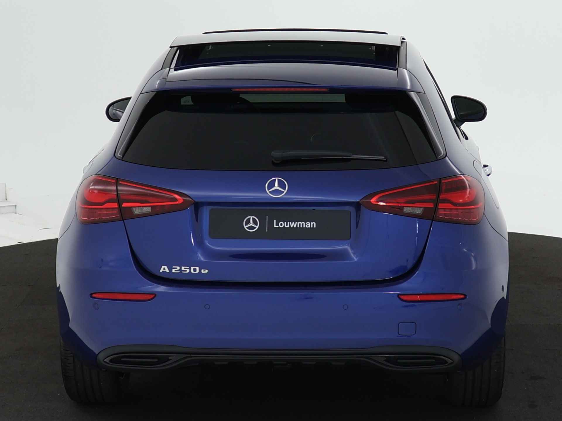 Mercedes-Benz A-Klasse 250 e Star Edition Luxury Line | Nightpakket | Parkeerpakket met achteruitrijcamera | KEYLESS GO | Draadloos oplaadsysteem voor Smartphone | Extra USB-poorten | Dodehoekassistent | 	URBAN GUARD vehicle protection | - 24/39