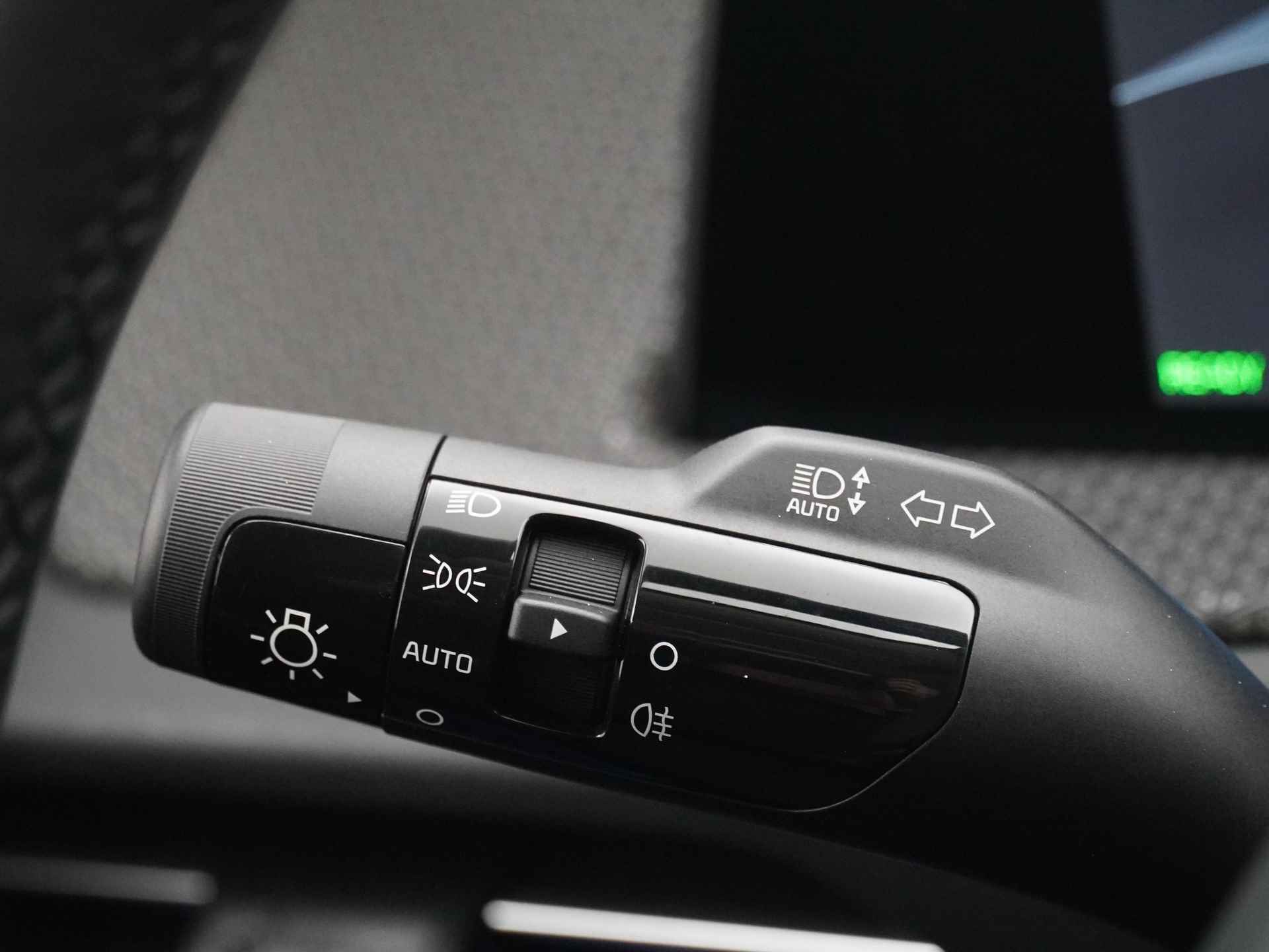 Kia Ev6 Plus 77.4 kWh - LED koplampen - Navigatie - Stoel verwarming - Camera - Apple/Android Carplay - Fabrieksgarantie tot 06-2030 - 24/50
