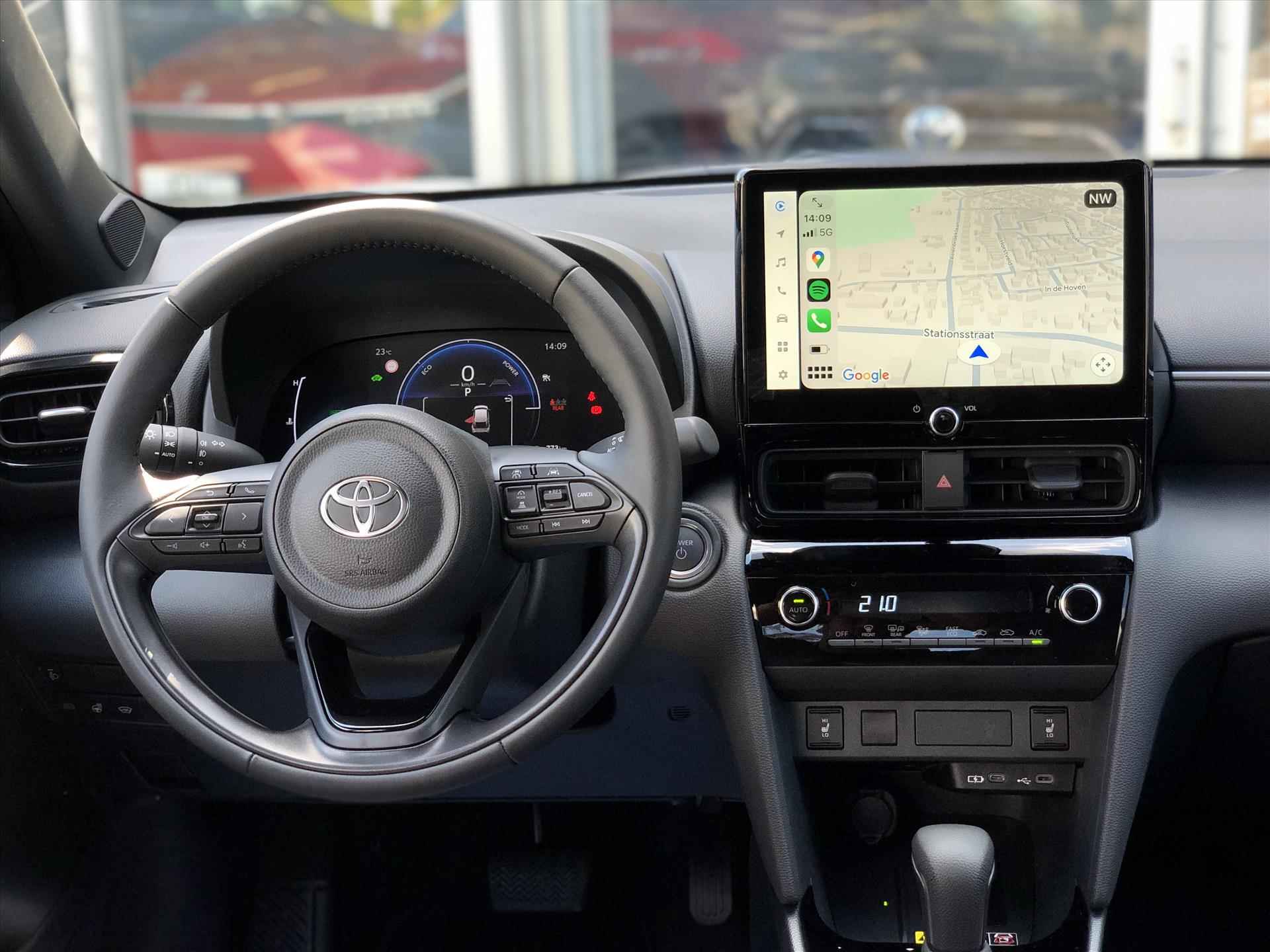 Toyota Yaris Cross 1.5 Hybrid 130PK First Edition Plus | Stoel + Stuurverwarming, Apple CarPlay, Keyless, 17inch, Groot scherm - 4/27