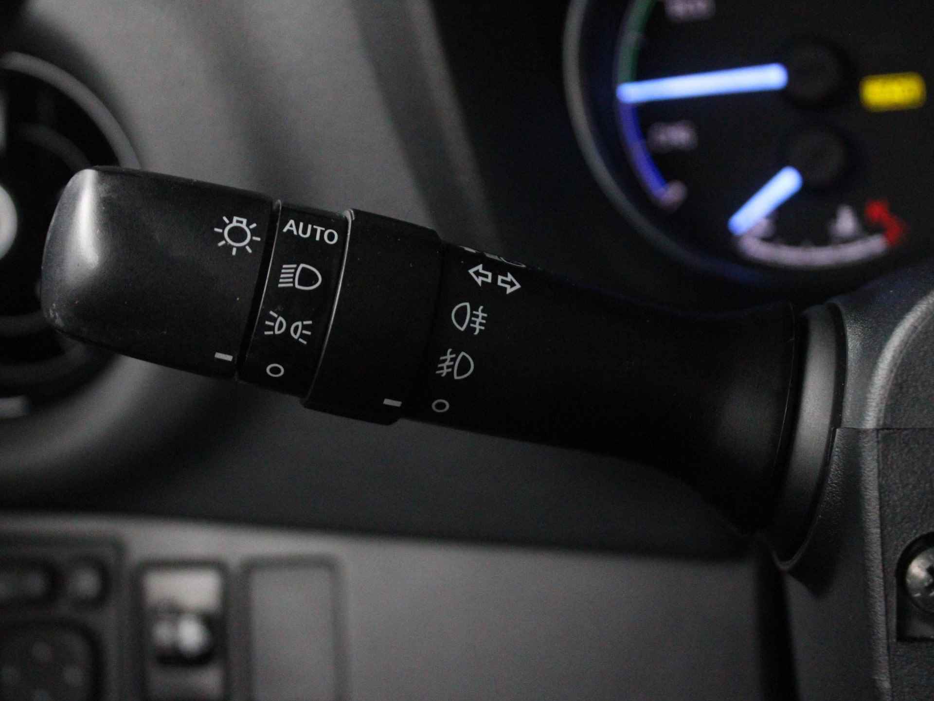 Toyota Yaris 1.5 Hybrid Bi-Tone Plus  | Navi | Clima | Panoramadak | Achteruitrijcamera | LMV | Cruise | Bluetooth | - 23/47
