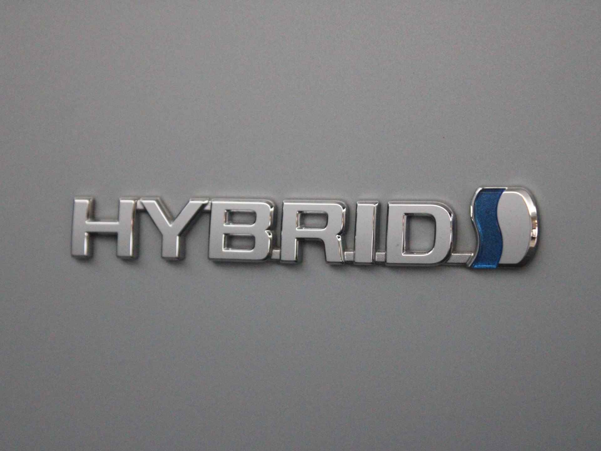 Toyota Yaris 1.5 Hybrid Bi-Tone Plus  | Navi | Clima | Panoramadak | Achteruitrijcamera | LMV | Cruise | Bluetooth | - 42/47