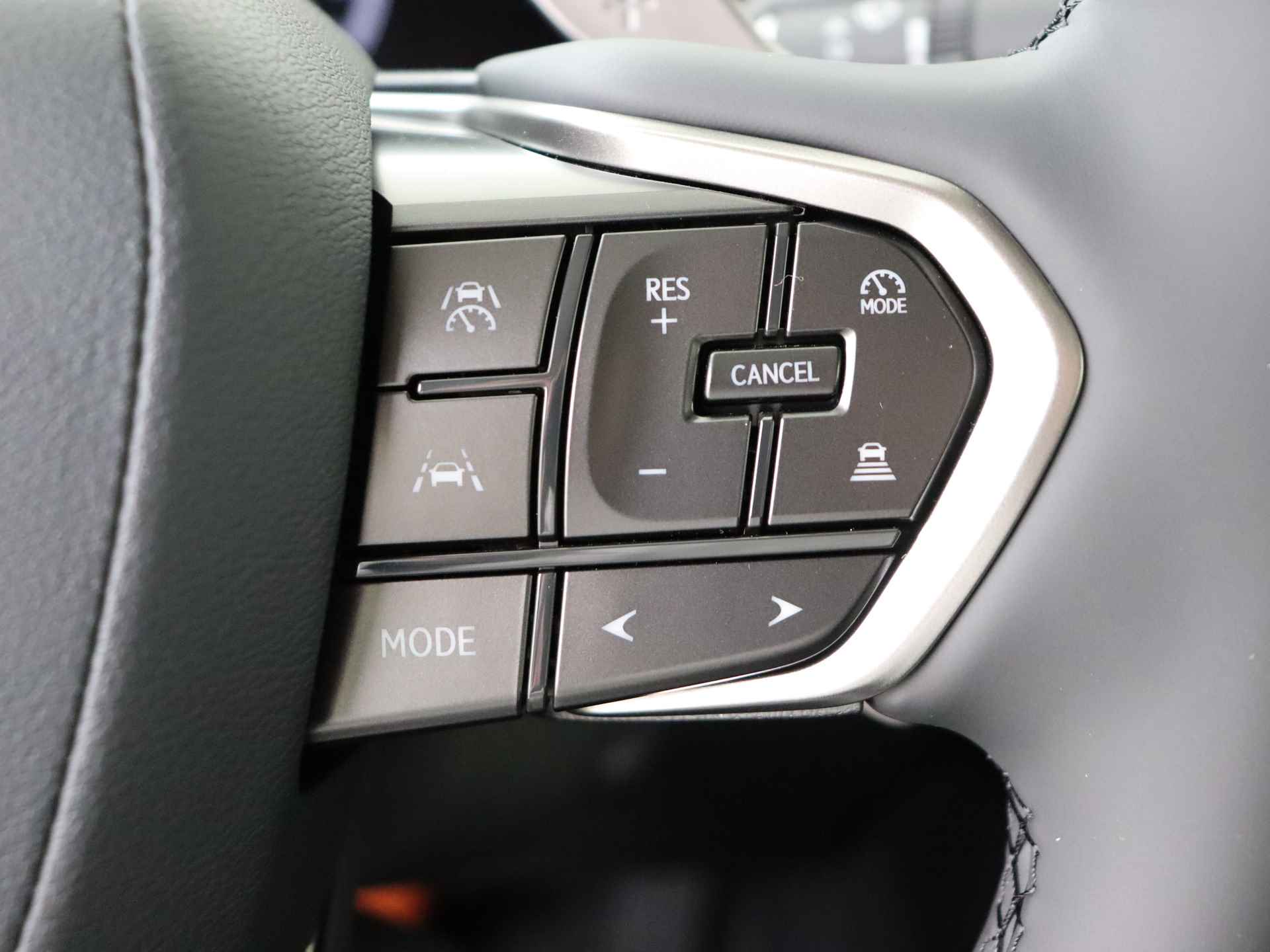 Lexus RZ 450e Comfort Line | 20" inch LM velgen | 14" inch touchscreen | Lexus Safety System+ | - 16/41