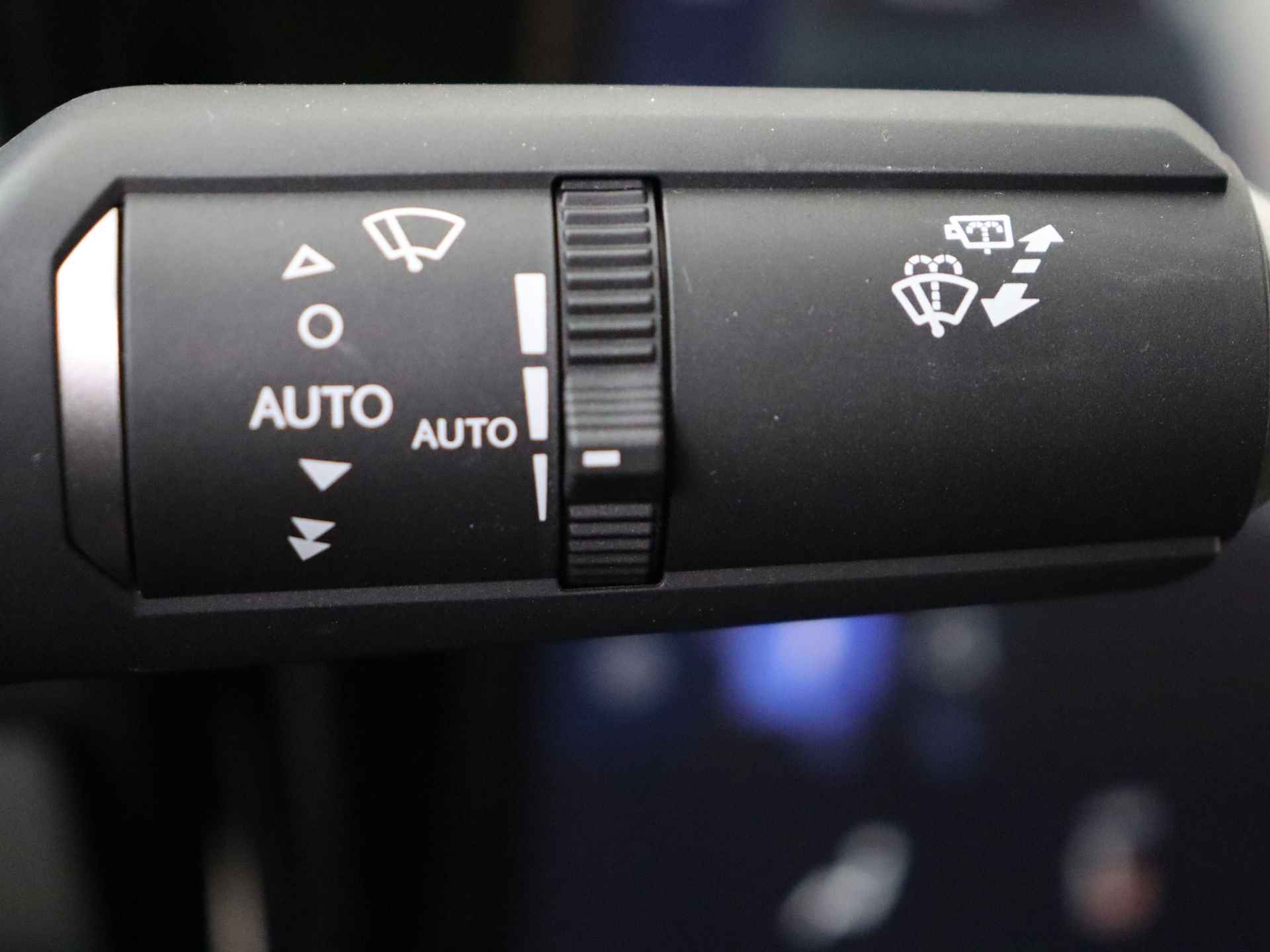 Lexus RZ 450e Comfort Line | 20" inch LM velgen | 14" inch touchscreen | Lexus Safety System+ | - 18/41