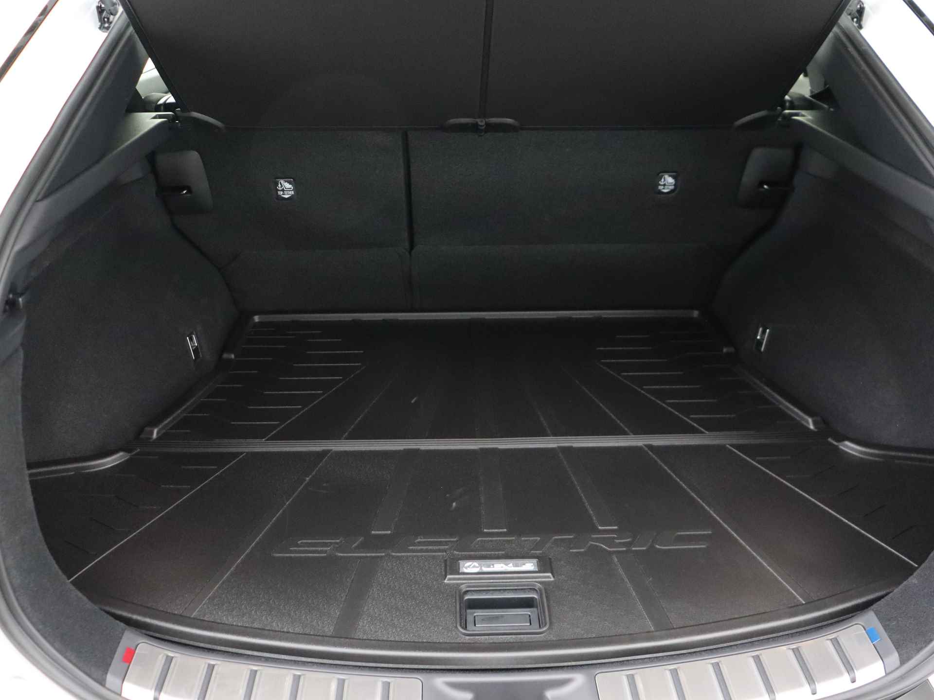 Lexus RZ 450e Comfort Line | 20" inch LM velgen | 14" inch touchscreen | Lexus Safety System+ | - 27/41