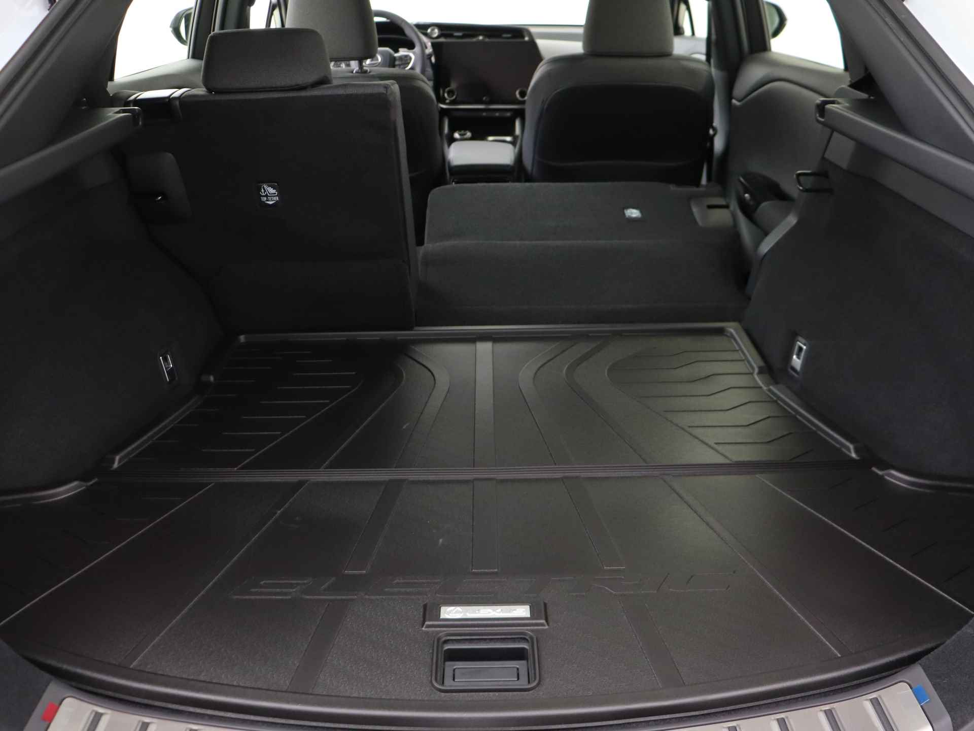 Lexus RZ 450e Comfort Line | 20" inch LM velgen | 14" inch touchscreen | Lexus Safety System+ | - 29/41