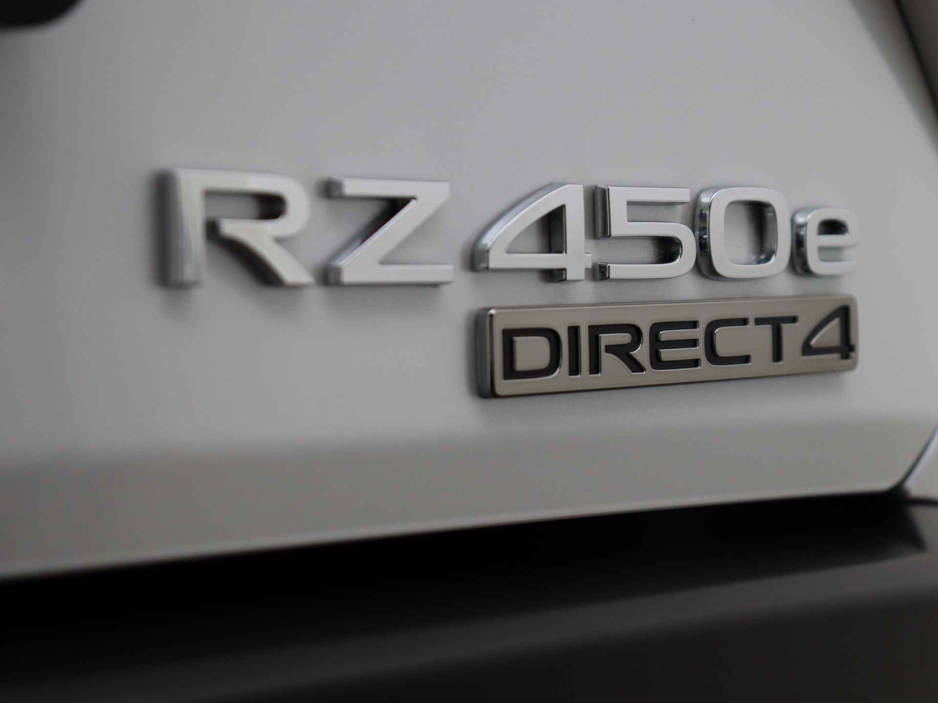 Lexus RZ 450e Comfort Line | 20" inch LM velgen | 14" inch touchscreen | Lexus Safety System+ | - 36/41