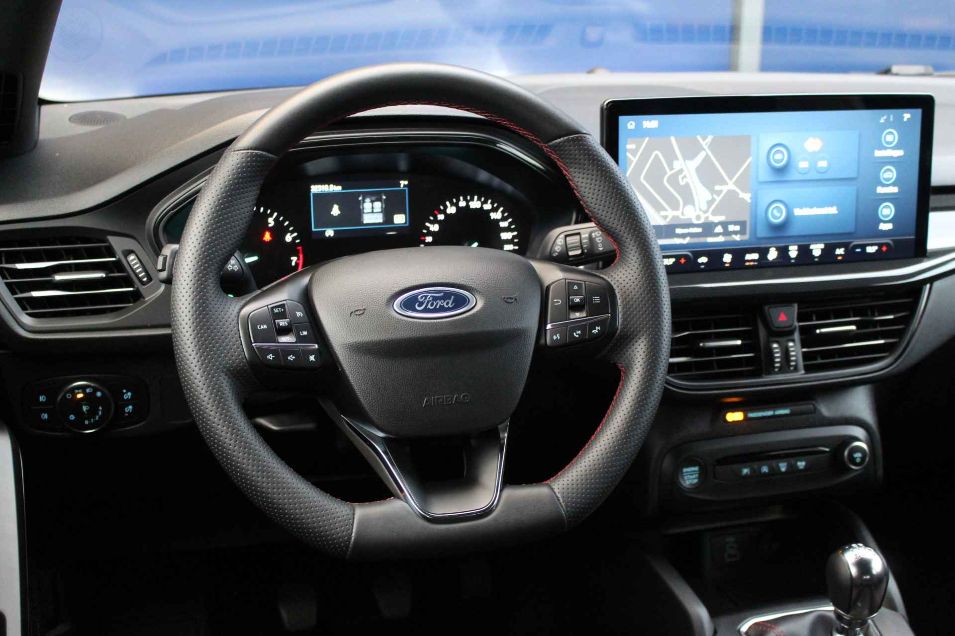 Ford Focus 1.0 125 PK Hybrid ST-Line | LED | Navi | PDC V&A | Climate & Cruise C. | Privacy Glass | 17" LMV | Reservewiel | - 3/39