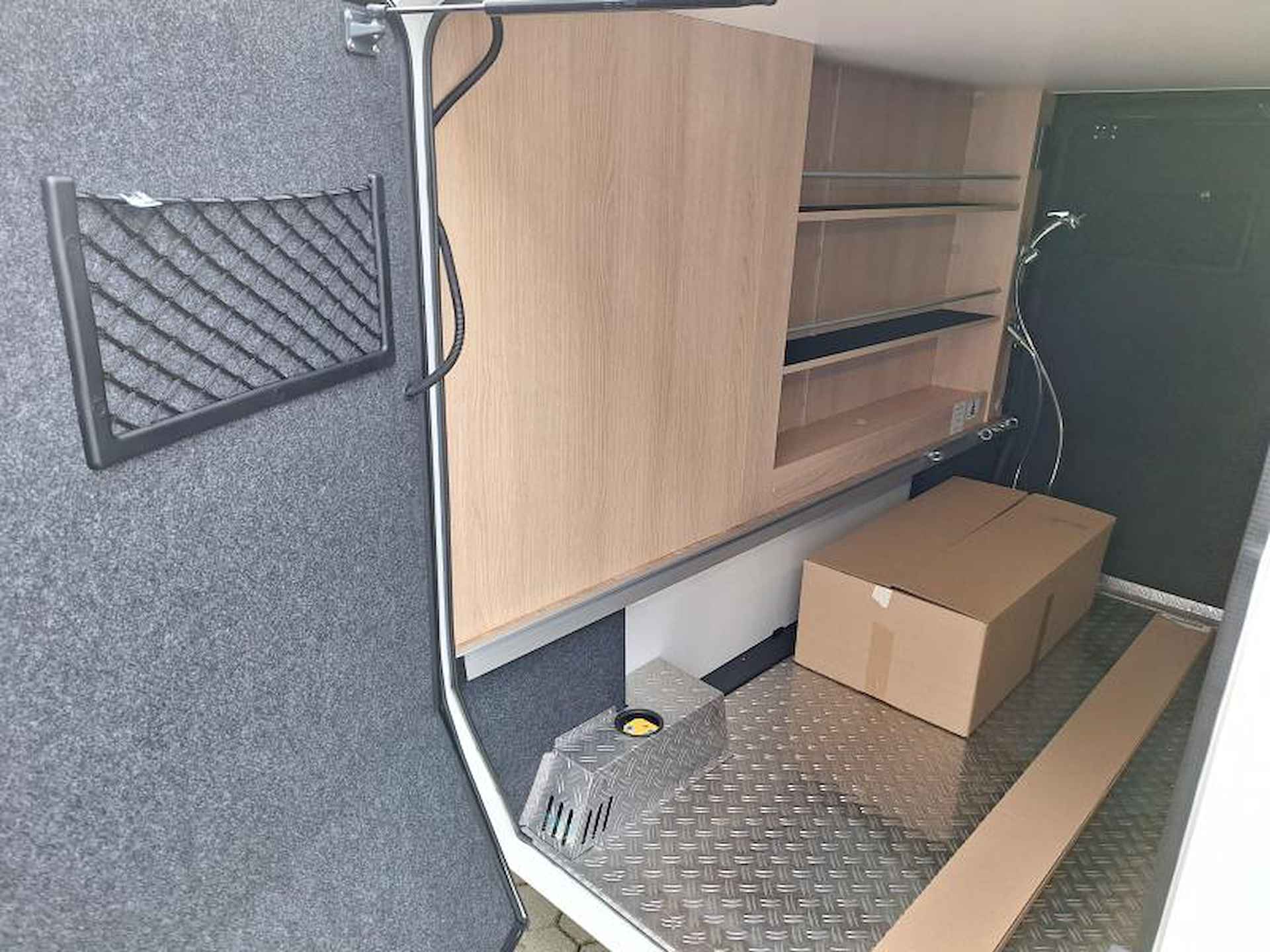 Hymer B-MCT 580  - XXL BED - 9G AUTOMAAT - 20/24