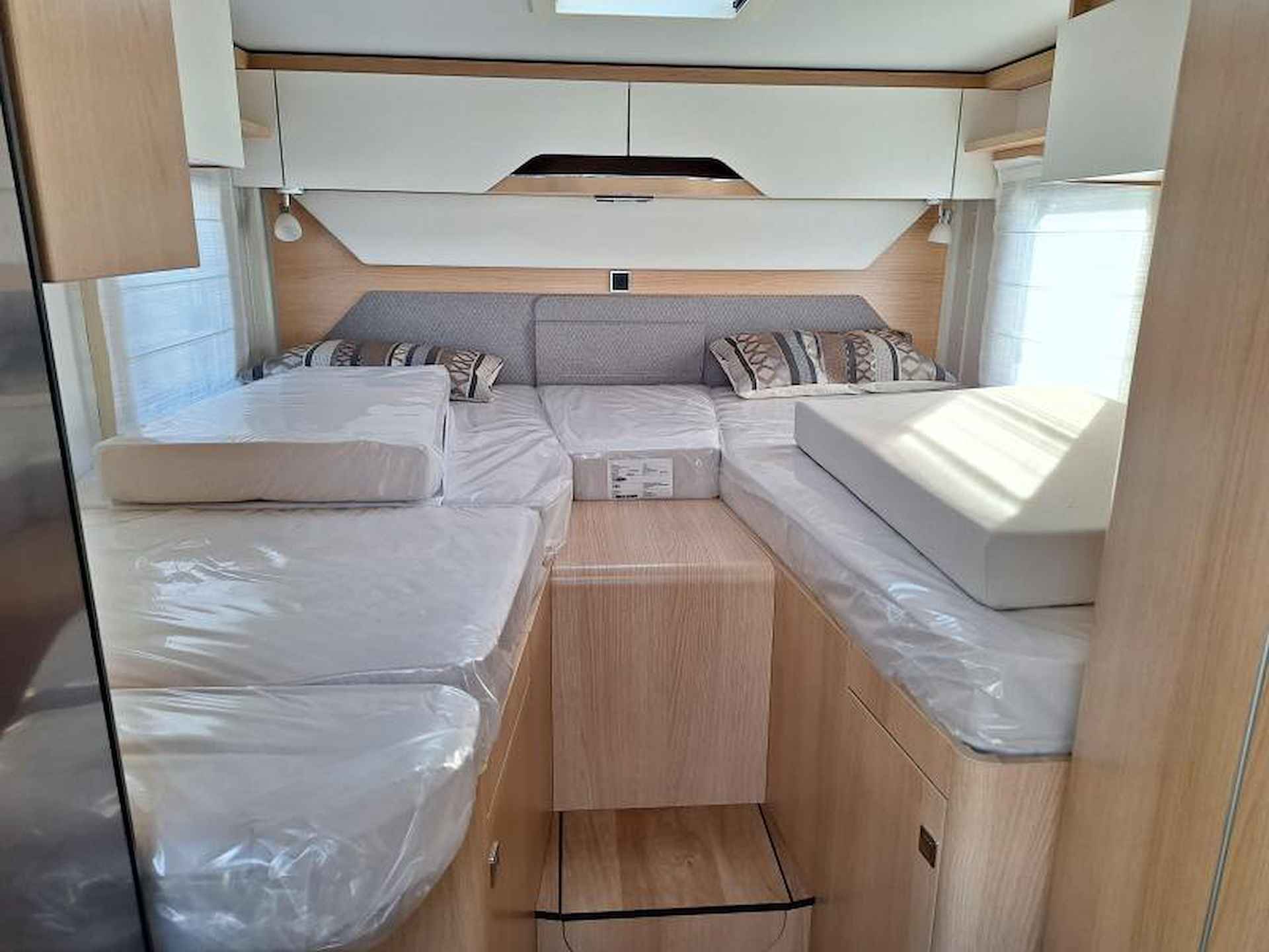 Hymer B-MCT 580  - XXL BED - 9G AUTOMAAT - 4/24