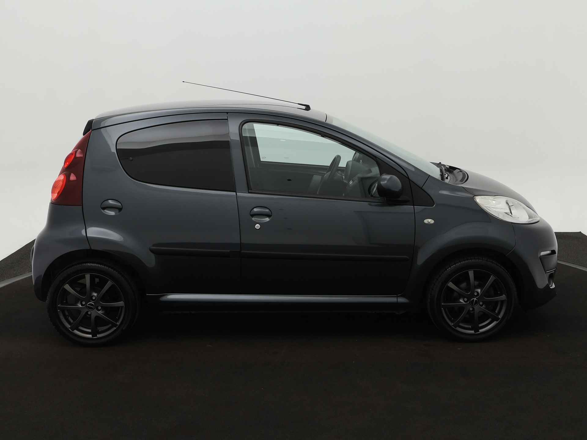 Peugeot 107 1.0 Active | Airco | Toerenteller | nieuwe velgen | Nieuwe banden | - 6/18