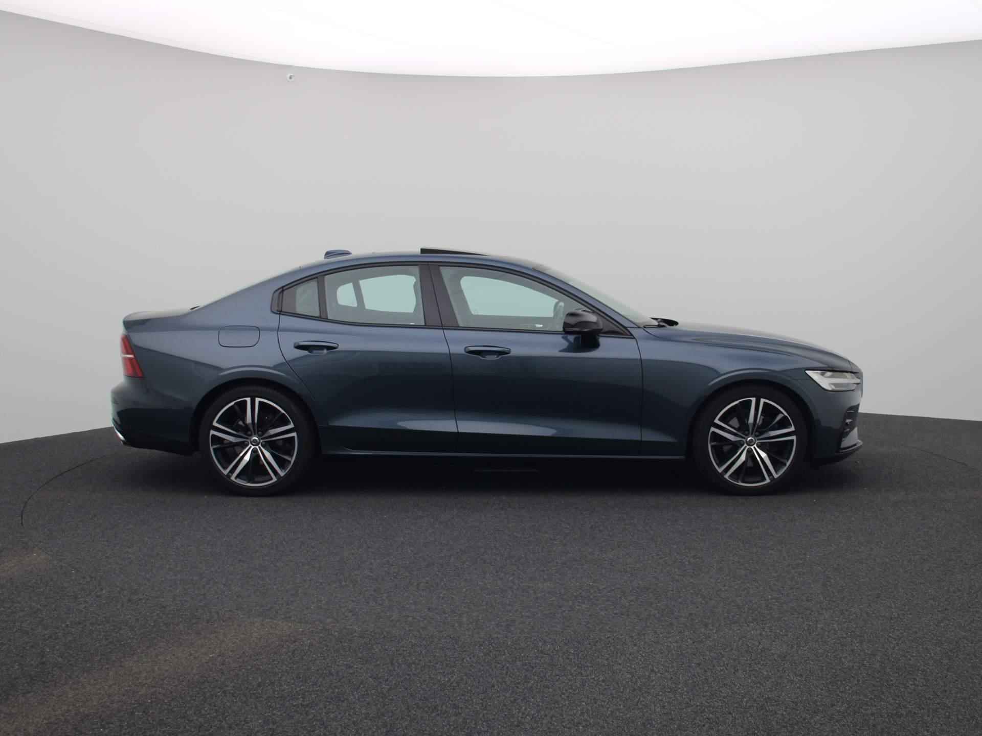 Volvo S60 2.0 B3 R-Design Aut. | Panoramadak | Harman Kardon | memory seats | Leder | Navigatie | Camera | Climate control | Parkeer sensoren | Schuifdak | LED | - 7/40