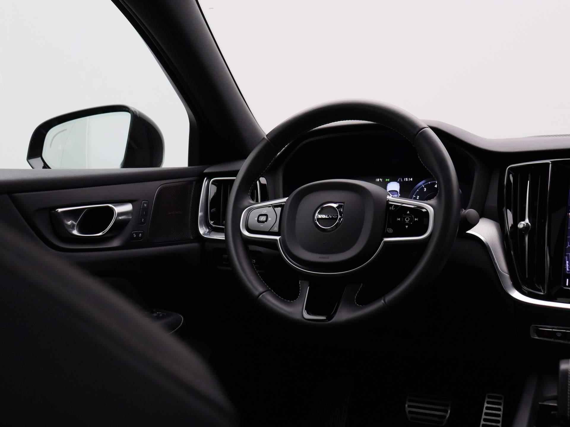 Volvo S60 2.0 B3 R-Design Aut. | Panoramadak | Harman Kardon | memory seats | Leder | Navigatie | Camera | Climate control | Parkeer sensoren | Schuifdak | LED | - 11/40