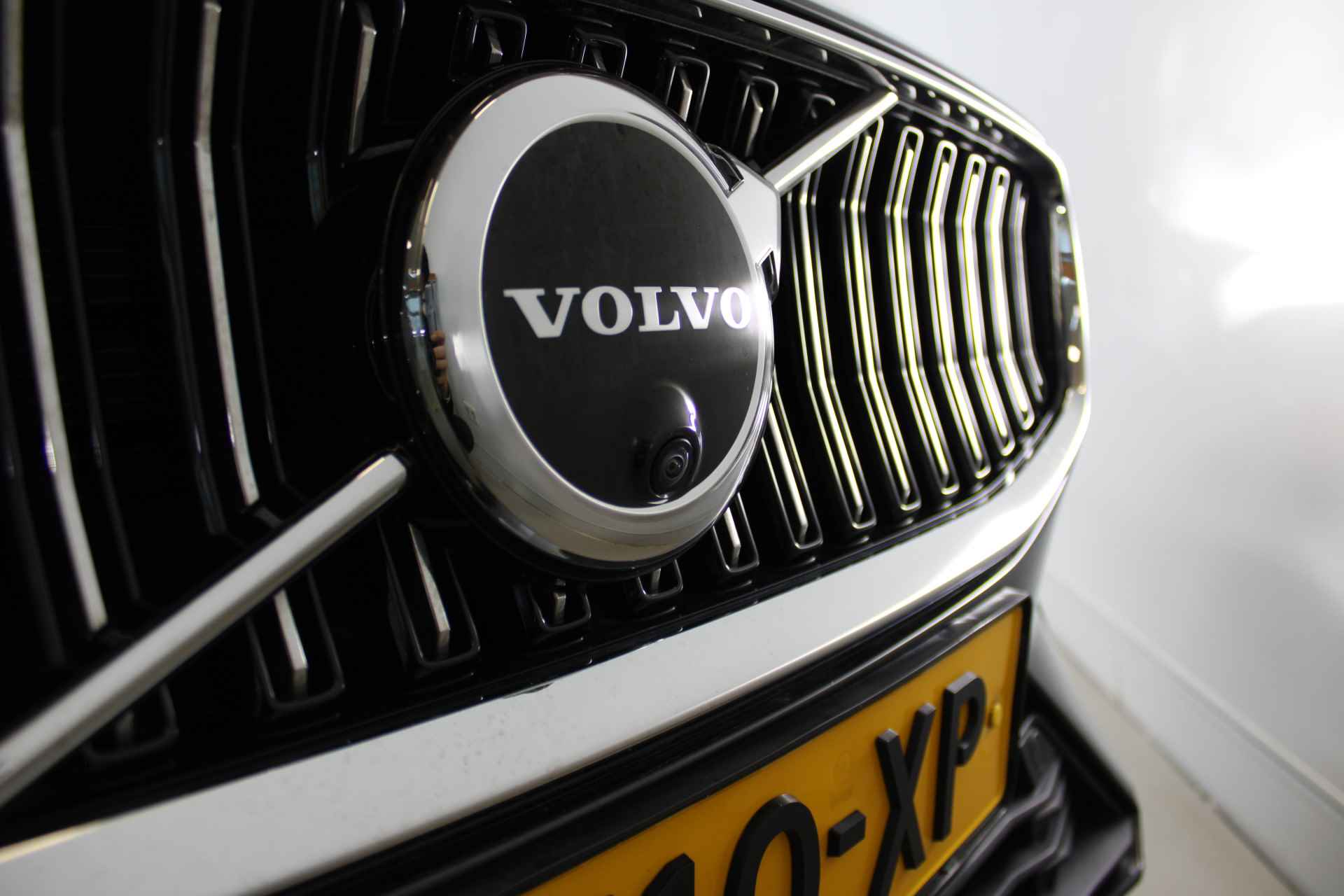 Volvo V60 B3 163PK Plus Bright | Trekhaak | 360º view | Adapt Led | HK Audio | Voorruitverw - 13/58