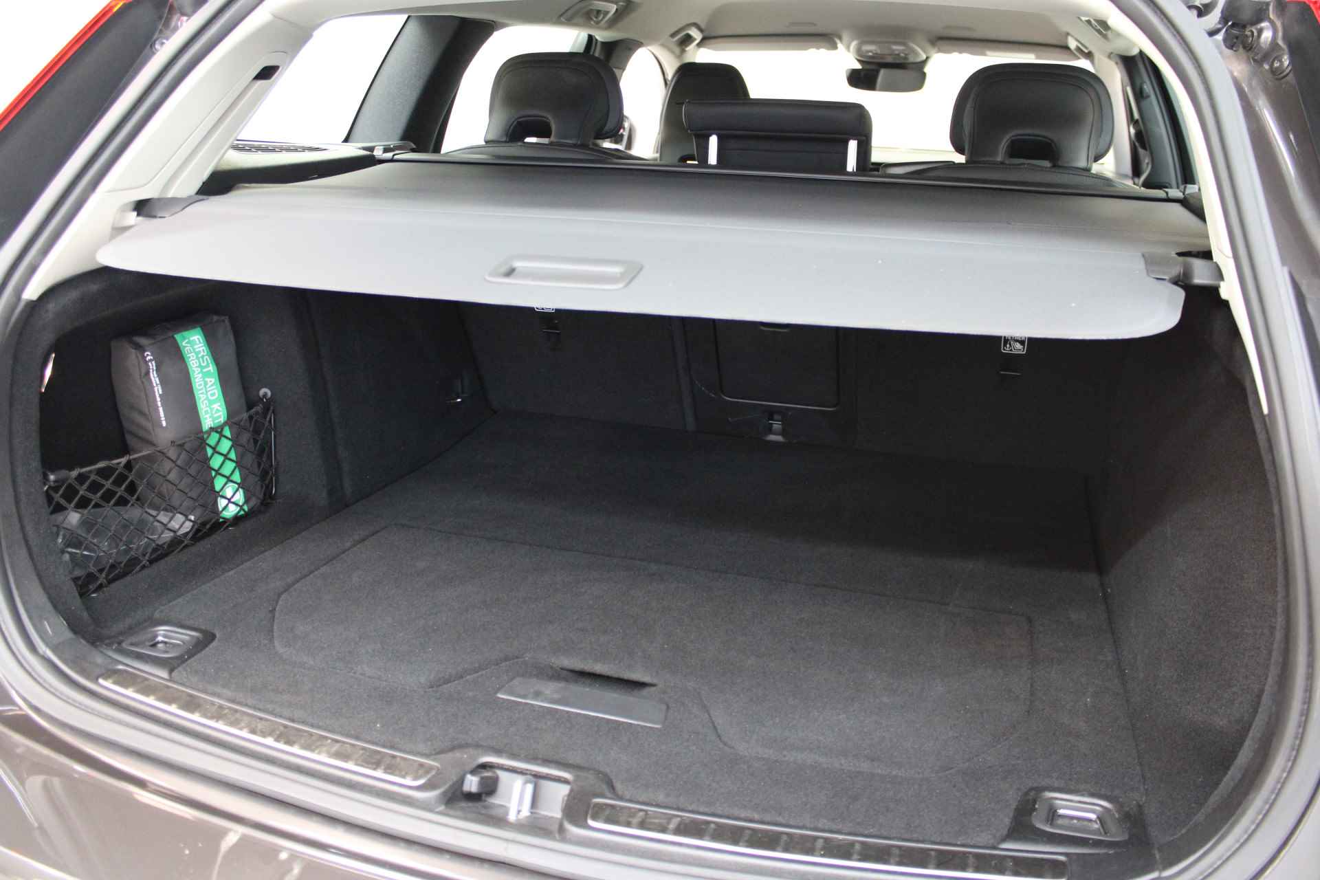 Volvo V60 B3 163PK Plus Bright | Trekhaak | 360º view | Adapt Led | HK Audio | Voorruitverw - 54/58