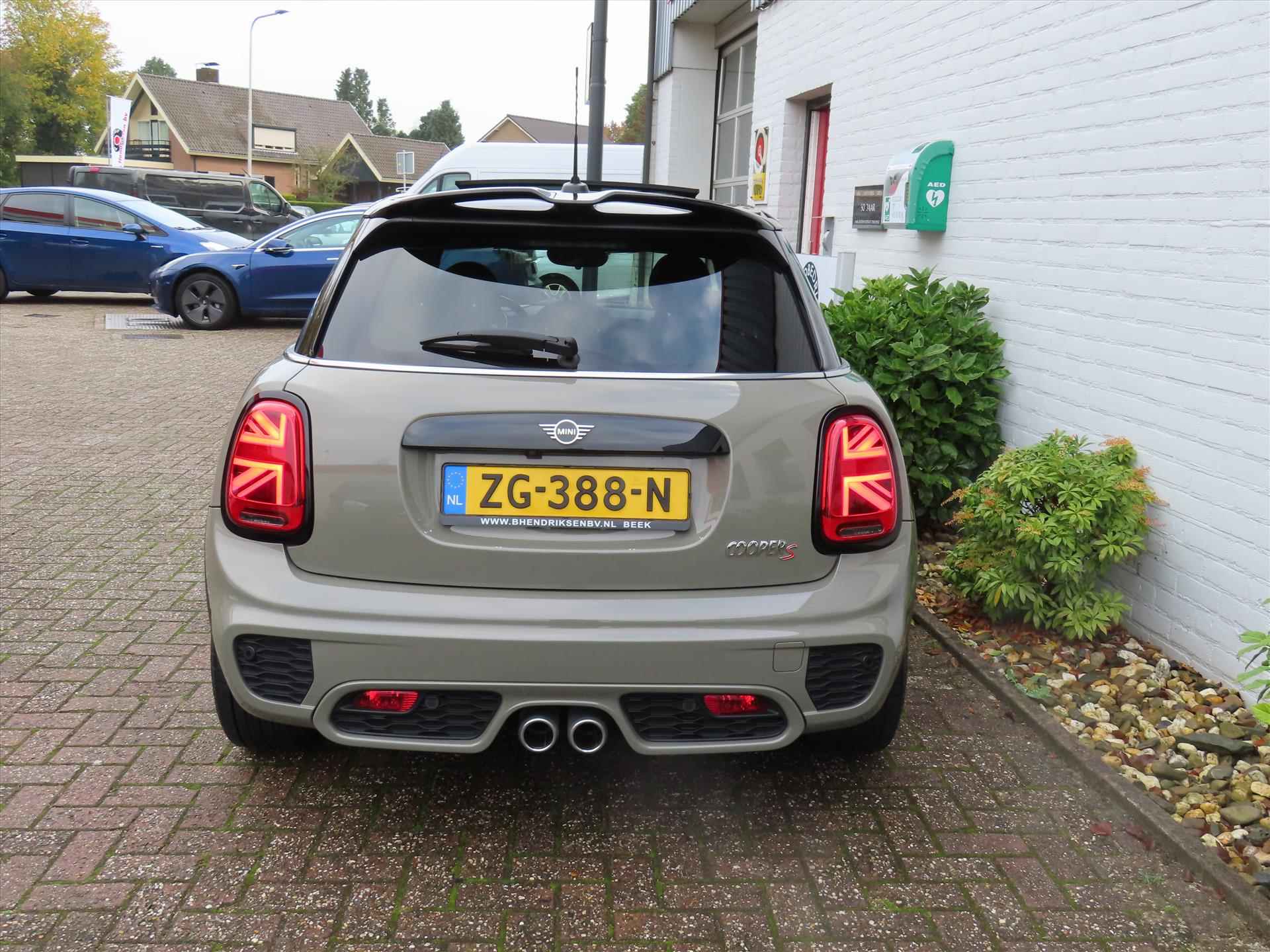 Mini Mini 5-Deurs (f55) 2.0 192pk Aut Cooper S Knightsbridge Edition/ Panoramadak/ Keyless entry/ lederen bekleding/ Harman & Kardon sound/ Camera achter/ Origineel NL/ NAP - 7/48