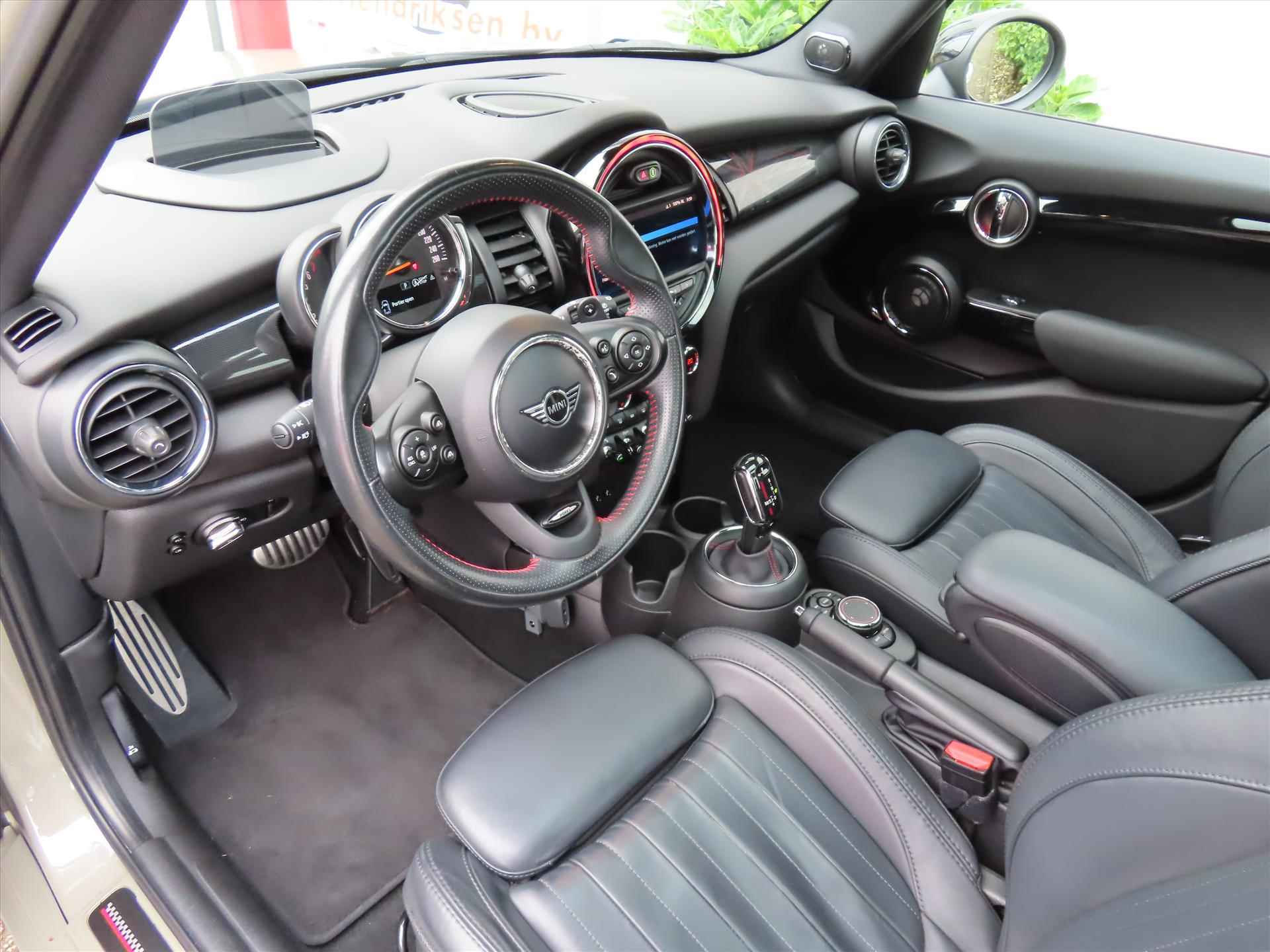 Mini Mini 5-Deurs (f55) 2.0 192pk Aut Cooper S Knightsbridge Edition/ Panoramadak/ Keyless entry/ lederen bekleding/ Harman & Kardon sound/ Camera achter/ Origineel NL/ NAP - 9/48