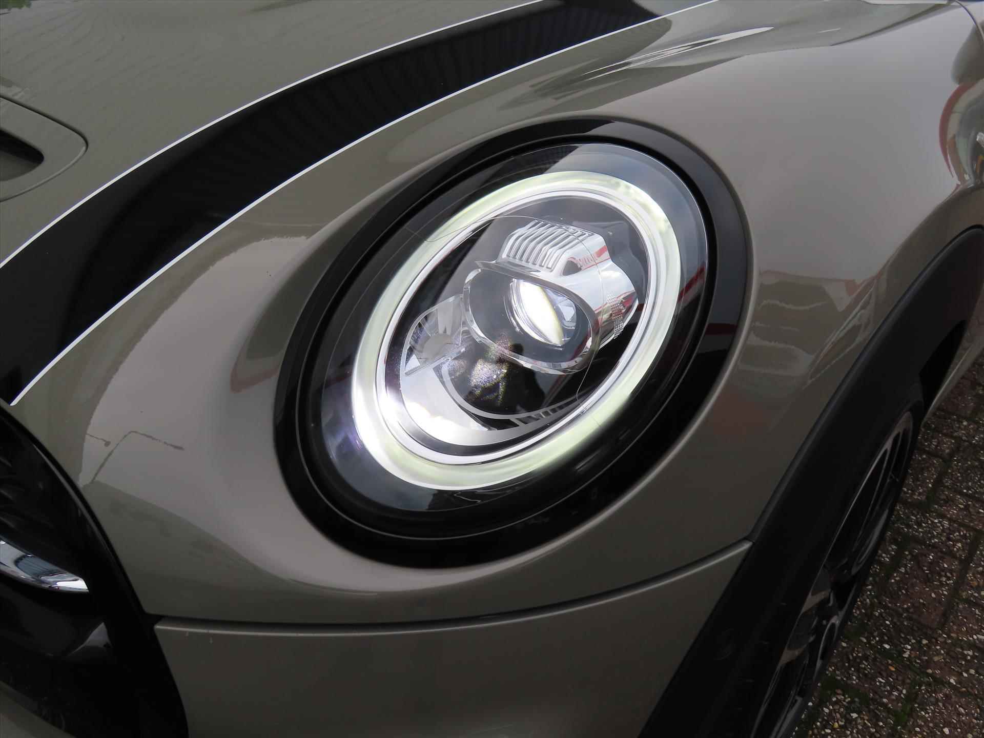 Mini Mini 5-Deurs (f55) 2.0 192pk Aut Cooper S Knightsbridge Edition/ Panoramadak/ Keyless entry/ lederen bekleding/ Harman & Kardon sound/ Camera achter/ Origineel NL/ NAP - 38/48