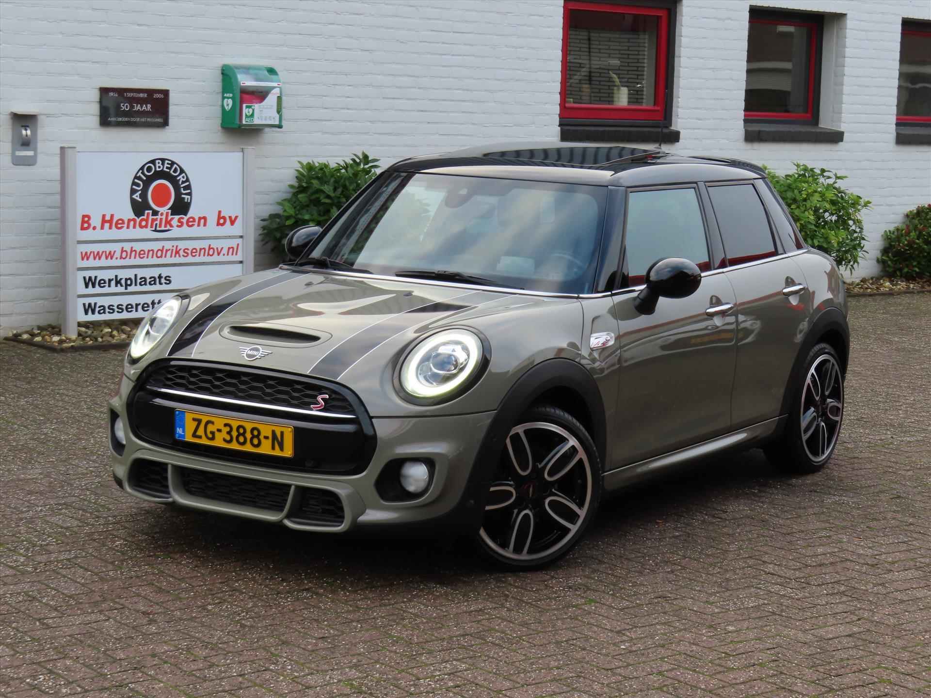 Mini Mini 5-Deurs (f55) 2.0 192pk Aut Cooper S Knightsbridge Edition/ Panoramadak/ Keyless entry/ lederen bekleding/ Harman & Kardon sound/ Camera achter/ Origineel NL/ NAP - 45/48