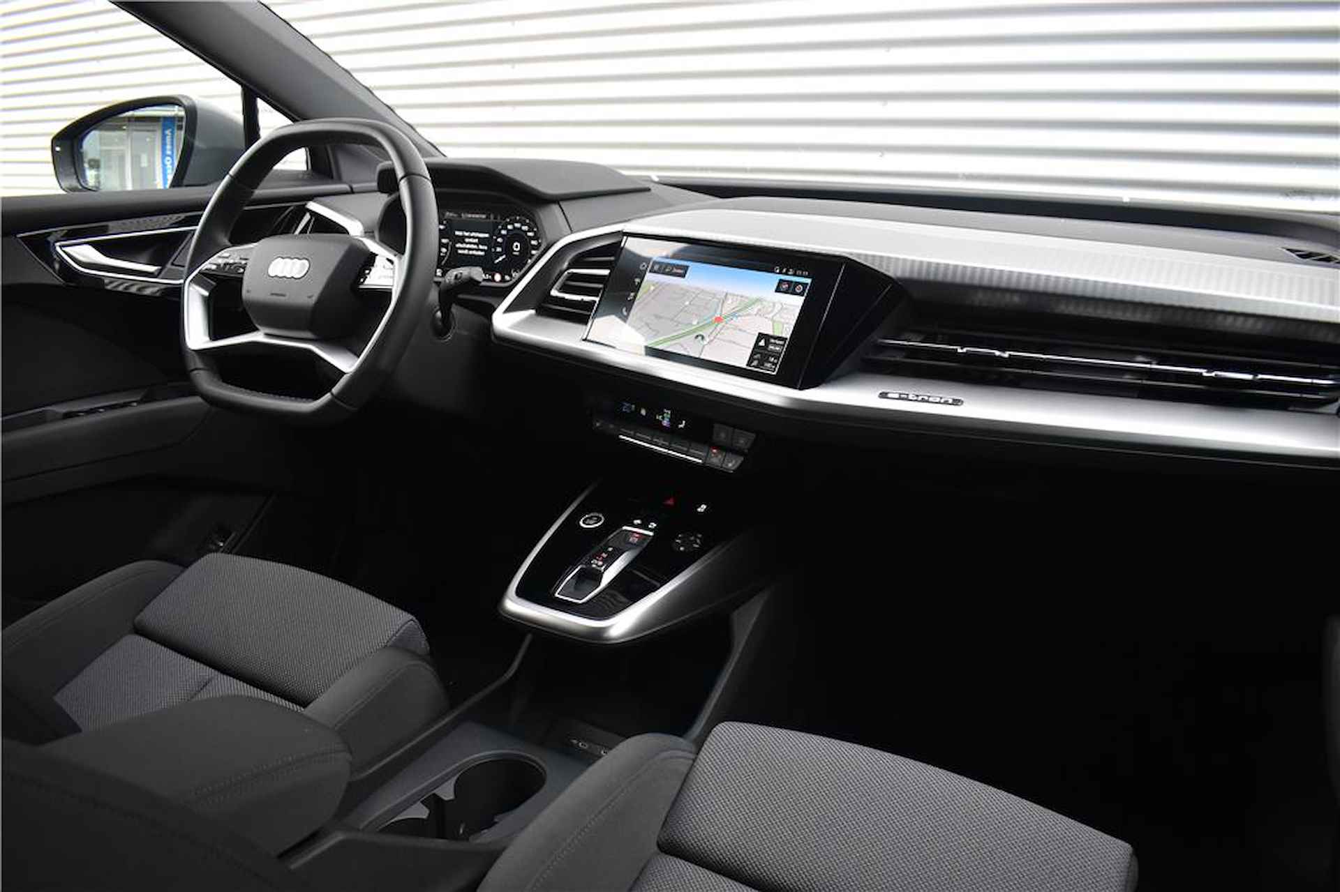 Audi Q4 e-tron 35 e-tron S-Line | uit voorraad leverbaar met 12% bijtelling! - 10/29