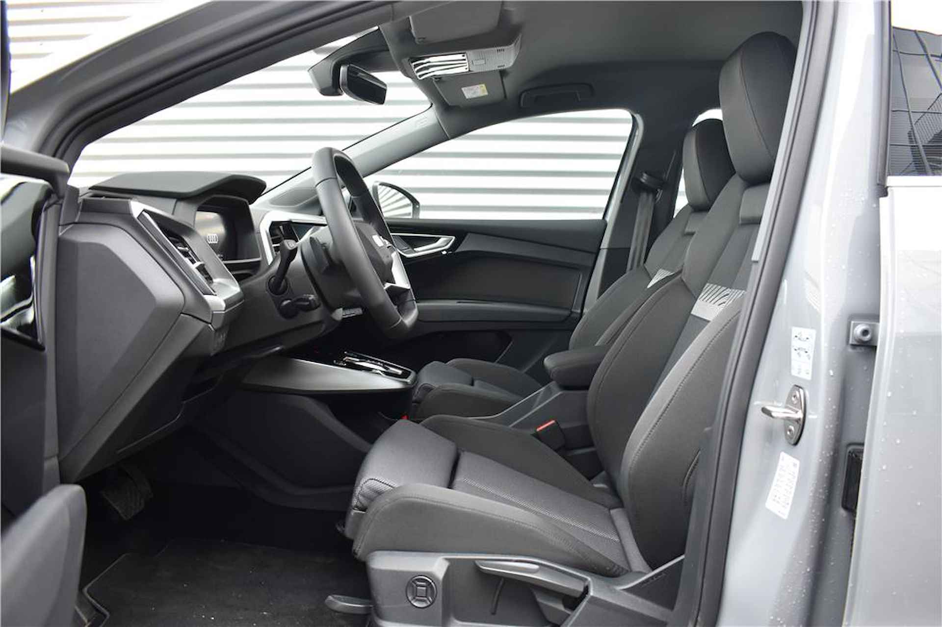 Audi Q4 e-tron 35 e-tron S-Line | uit voorraad leverbaar met 12% bijtelling! - 11/29