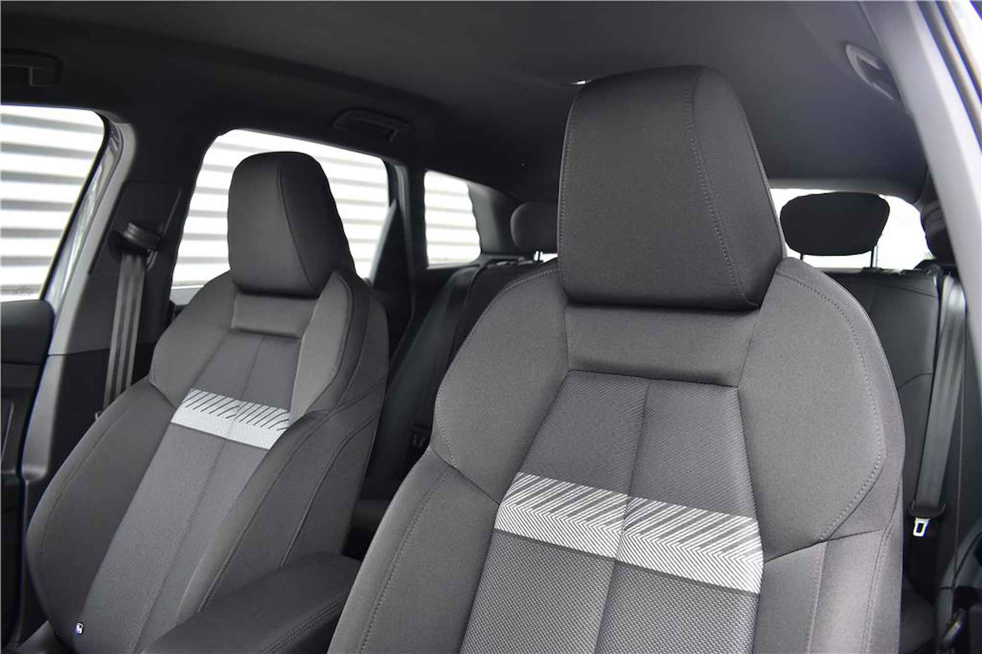 Audi Q4 e-tron 35 e-tron S-Line | uit voorraad leverbaar met 12% bijtelling! - 16/29