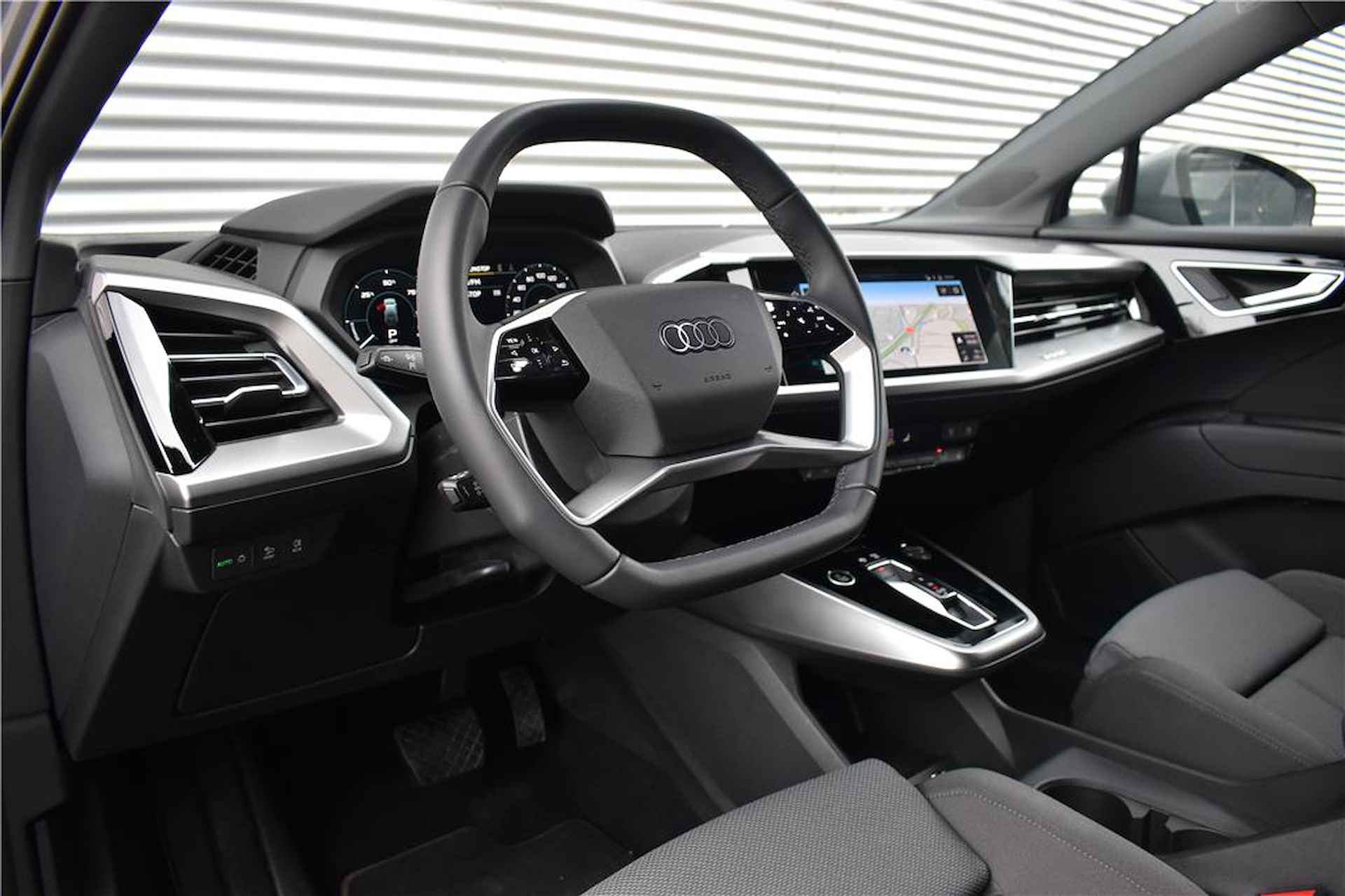 Audi Q4 e-tron 35 e-tron S-Line | uit voorraad leverbaar met 12% bijtelling! - 17/29