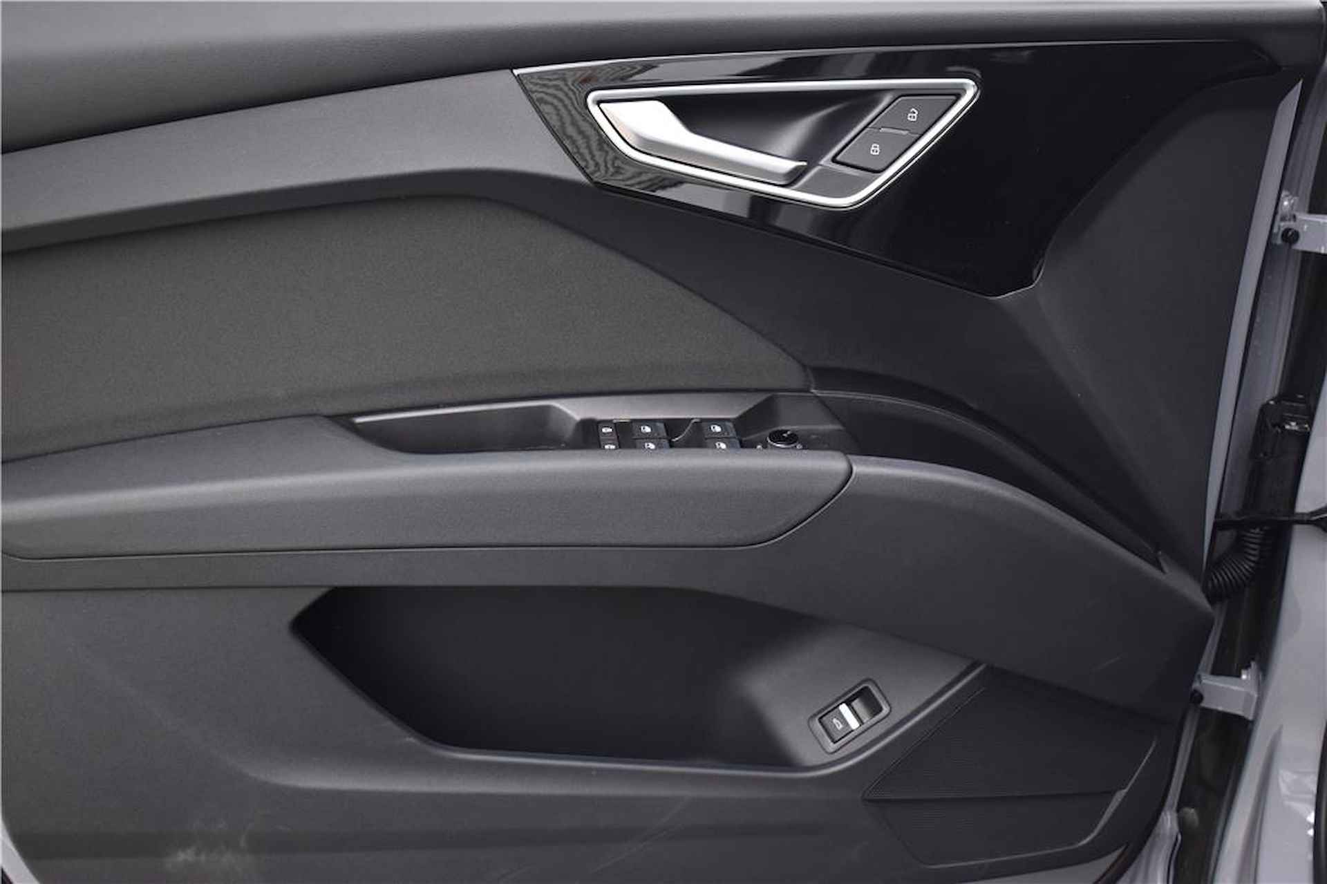 Audi Q4 e-tron 35 e-tron S-Line | uit voorraad leverbaar met 12% bijtelling! - 27/29