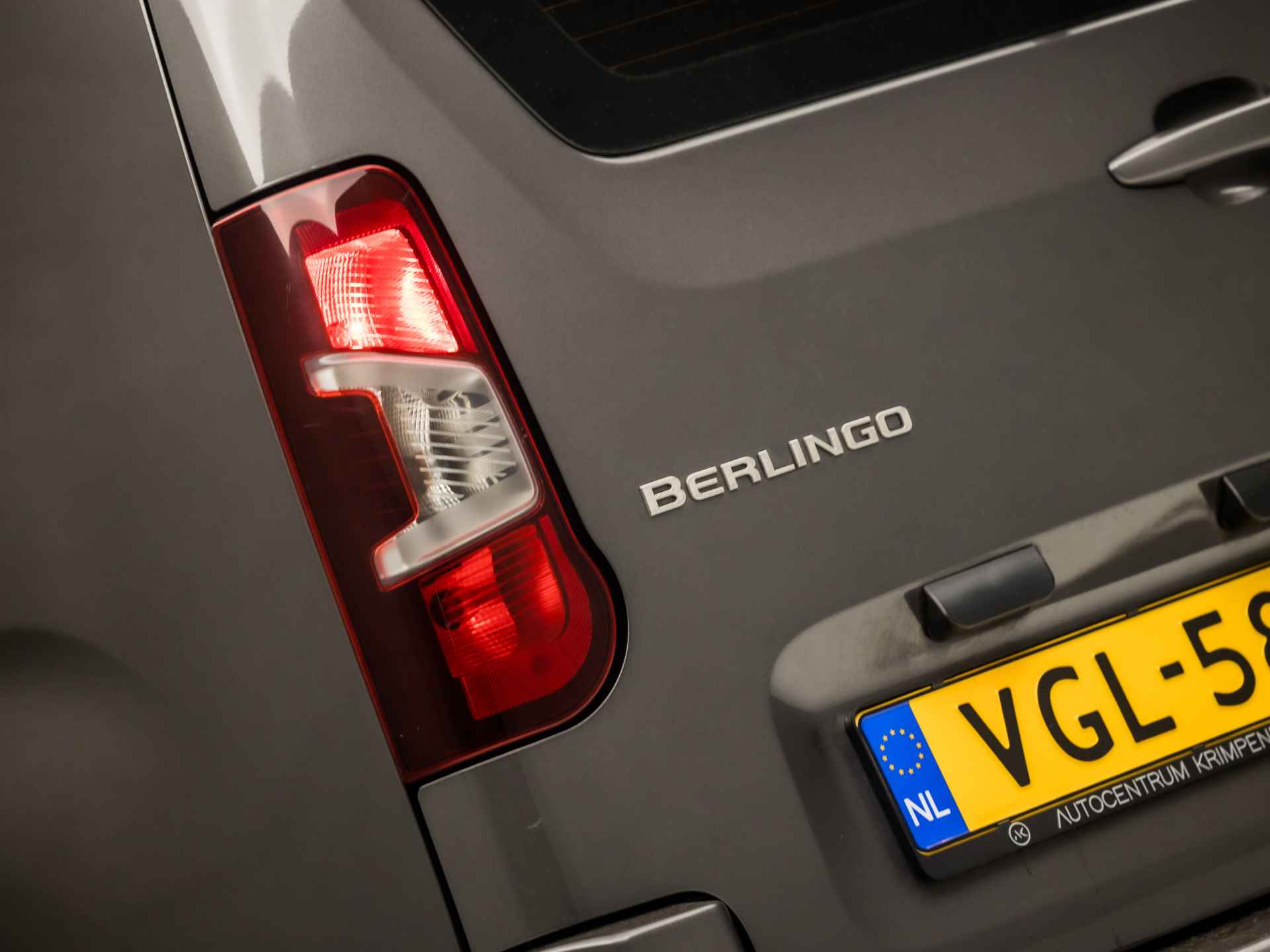 Citroën Berlingo 1.5 BlueHDI Club XL Automaat (MARGE, GROOT NAVI, APPLE CARPLAY, CRUISE, AIRCO, ELEK PAKKET, ARMSTEUN, SPORTSTOELEN, PARKEERSENSOREN, STUURWIEL MULTIFUNCTIONEEL, NIEUWE APK, NIEUWSTAAT) - 24/30