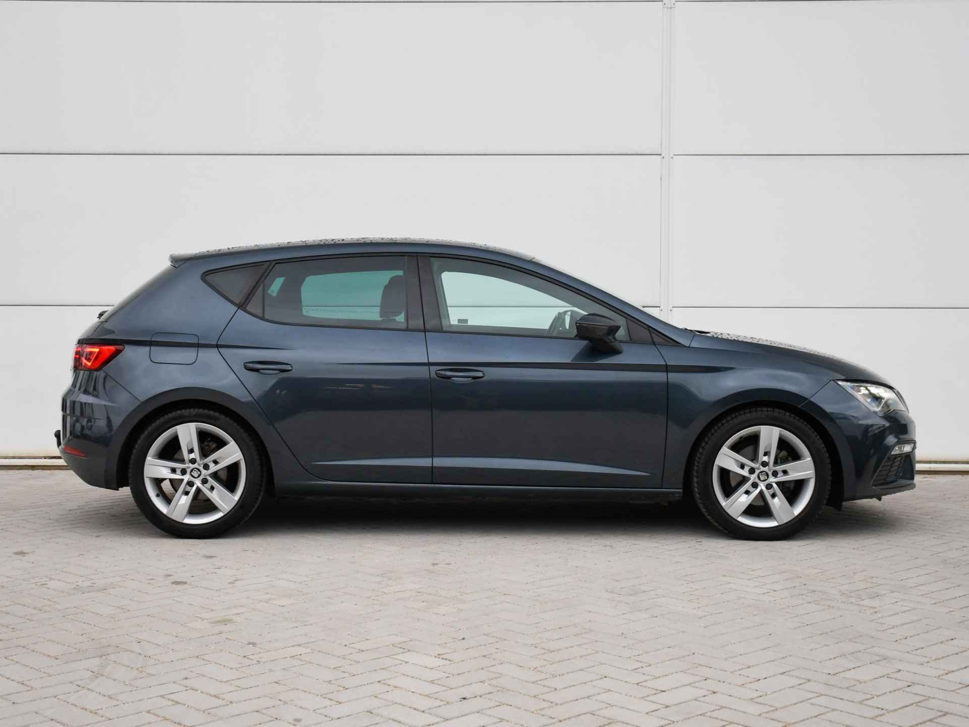 SEAT Leon FR Ultimate Edition 1.5 TSI 150pk Automaat BEATS AUDIO | 17''LM | TREKHAAK | DAB | CRUISE.C | PDC + CAM. | NAVI - 3/42