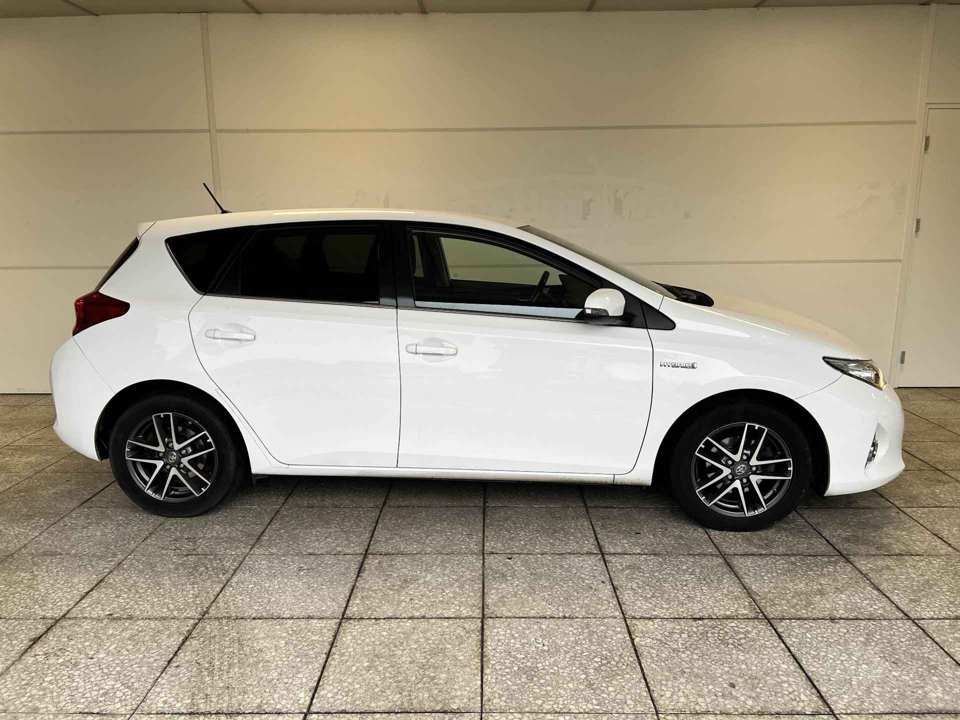 Toyota Auris 1.8 Hybrid dynamic - 3/22